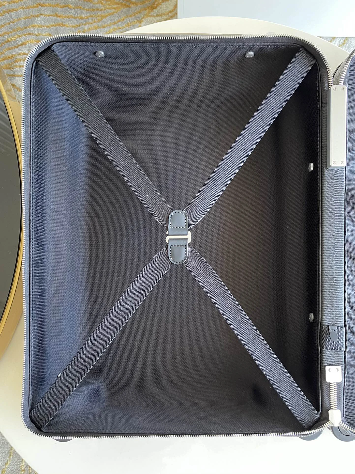 LV Suitcases 36x50x19cm 1000202607010066 - Image 8