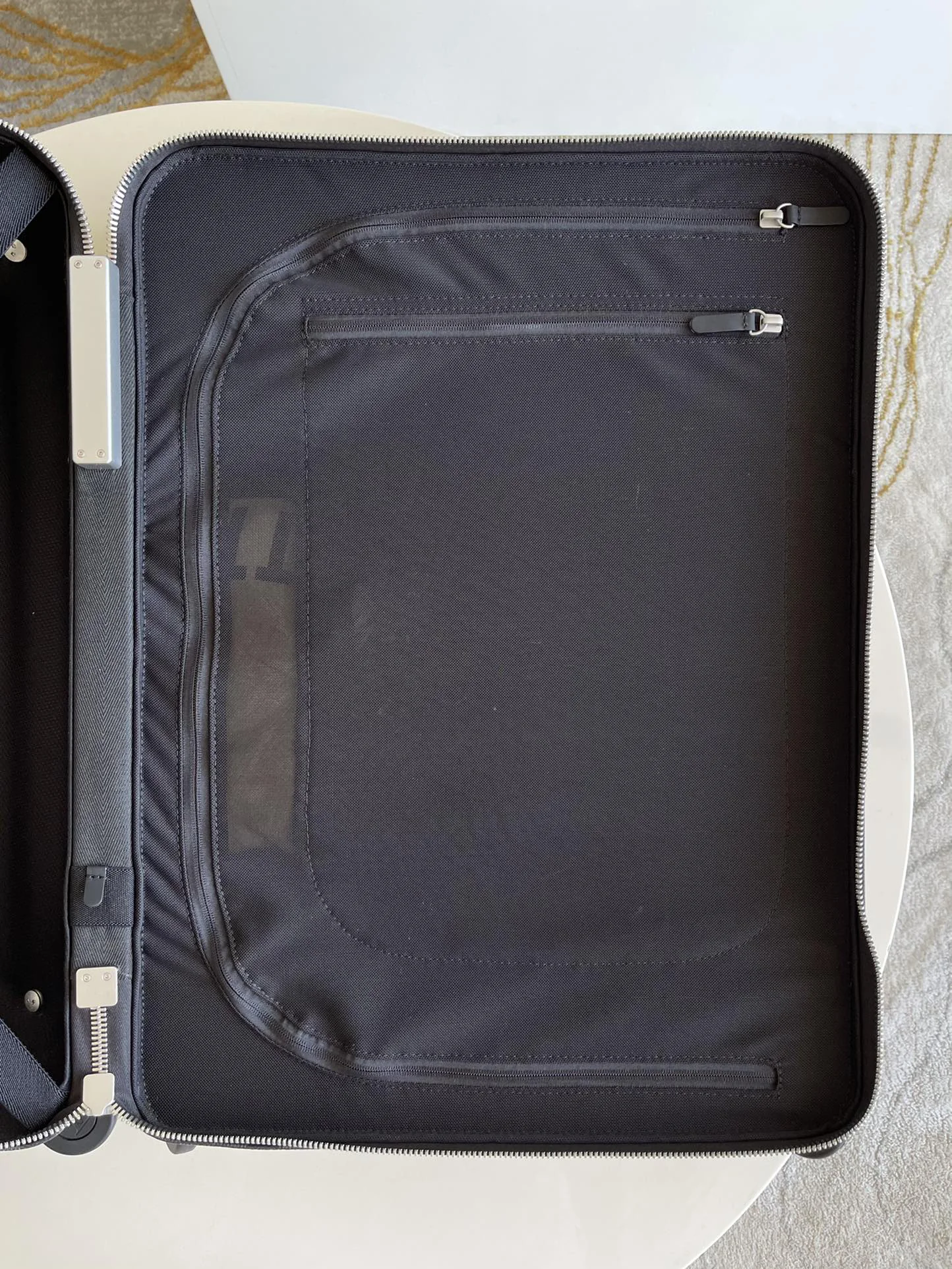 LV Suitcases 36x50x19cm 1000202607010066 - Image 9
