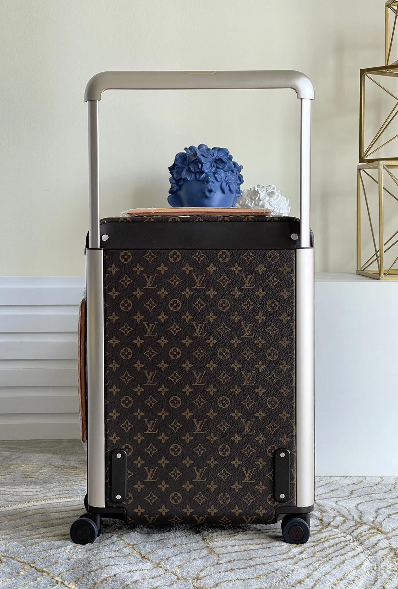LV Suitcases 36x50x19cm 1000202607010067 - Image 2