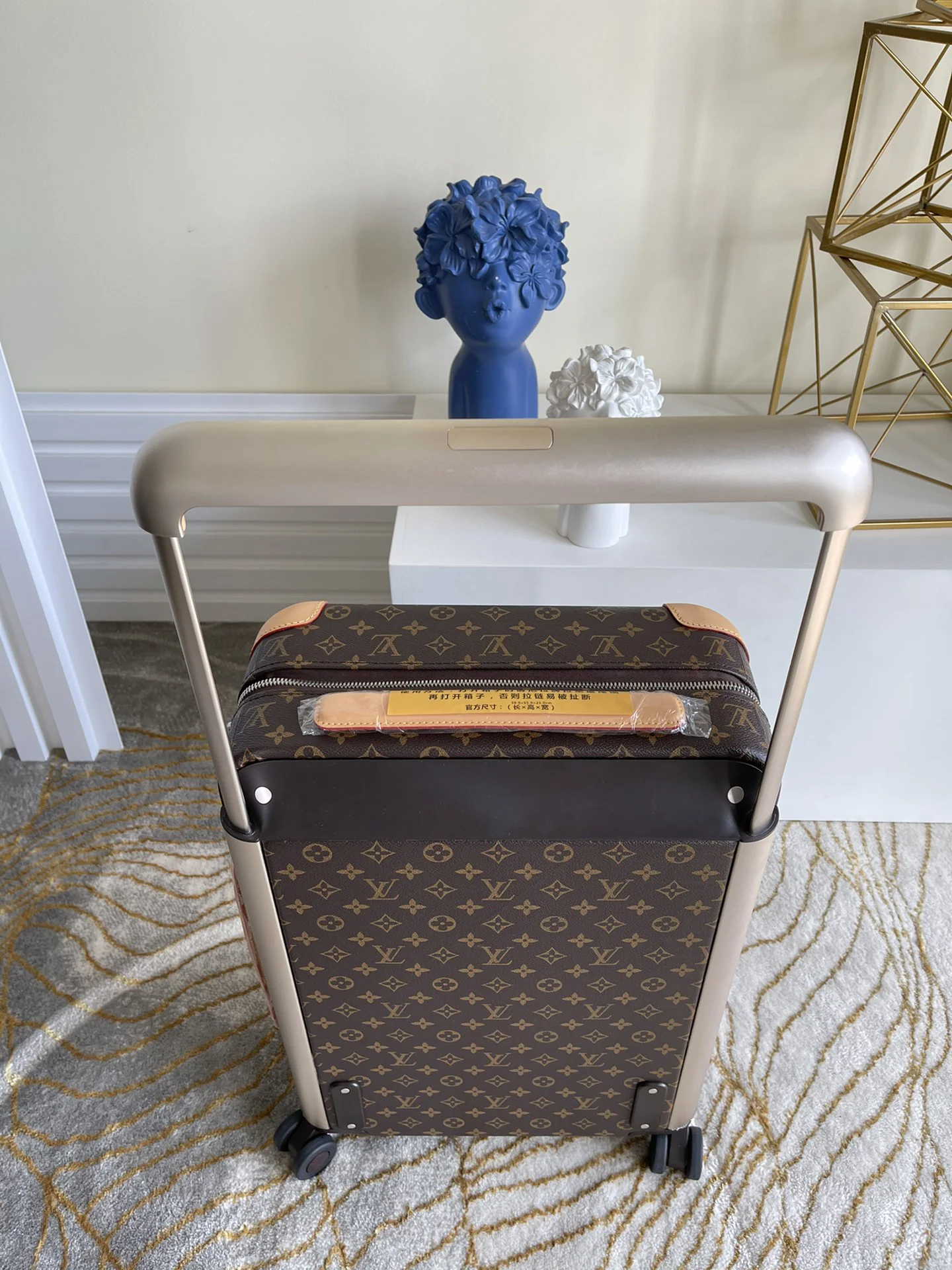 LV Suitcases 36x50x19cm 1000202607010067 - Image 3