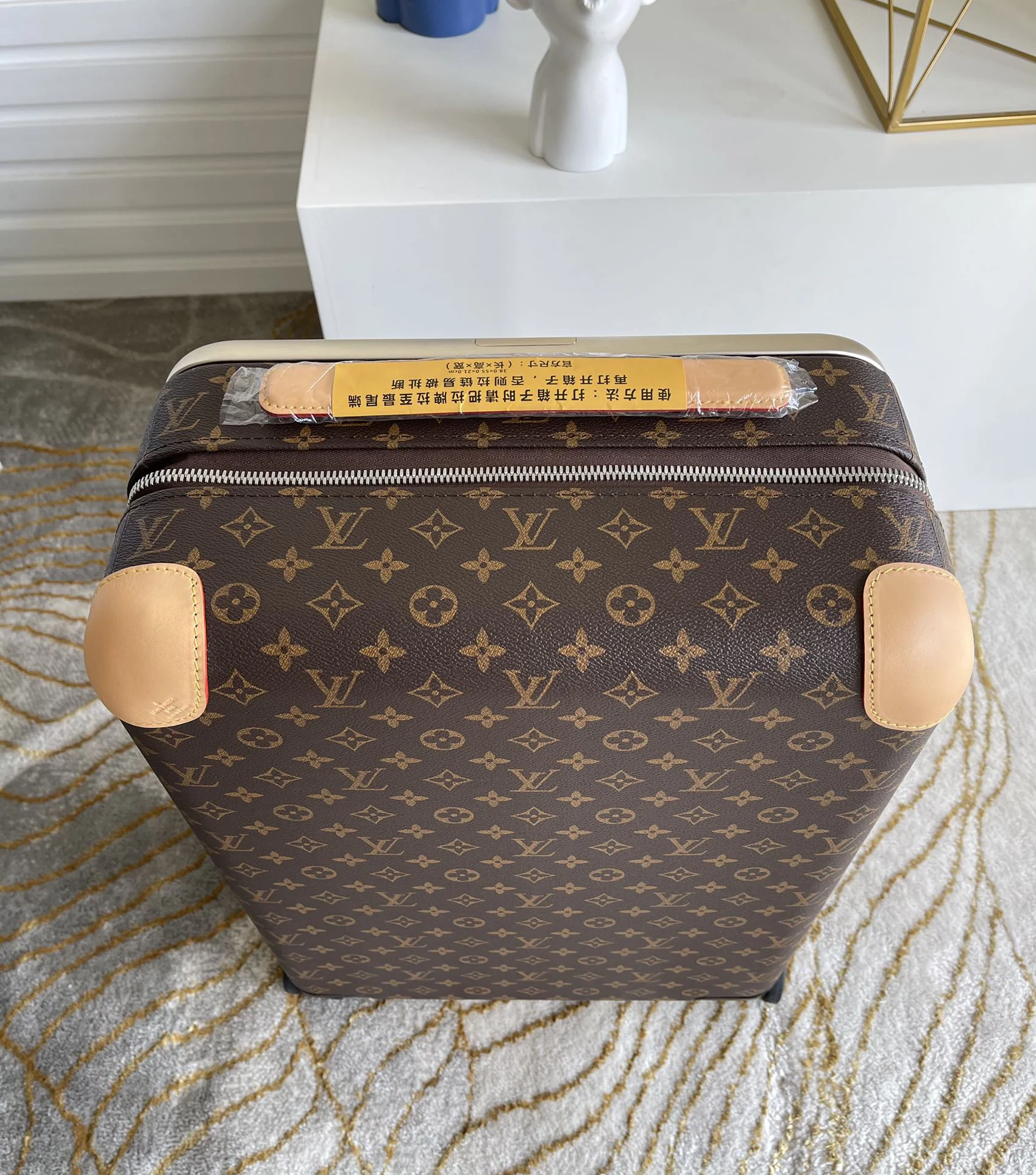 LV Suitcases 36x50x19cm 1000202607010067 - Image 4