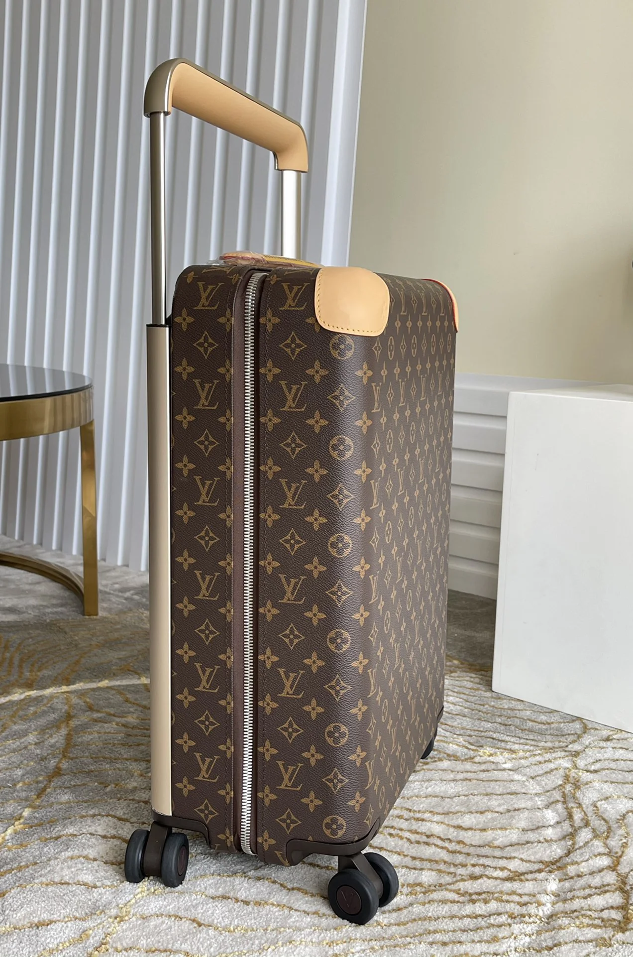 LV Suitcases 36x50x19cm 1000202607010067 - Image 5