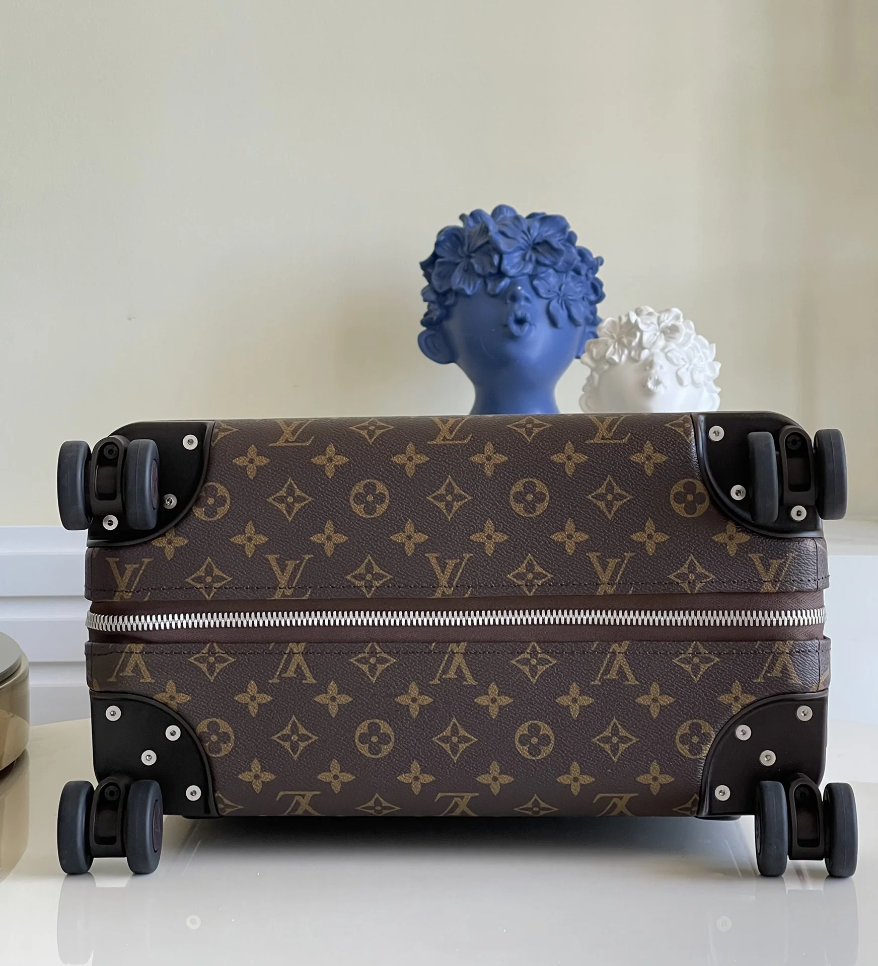 LV Suitcases 36x50x19cm 1000202607010067 - Image 7