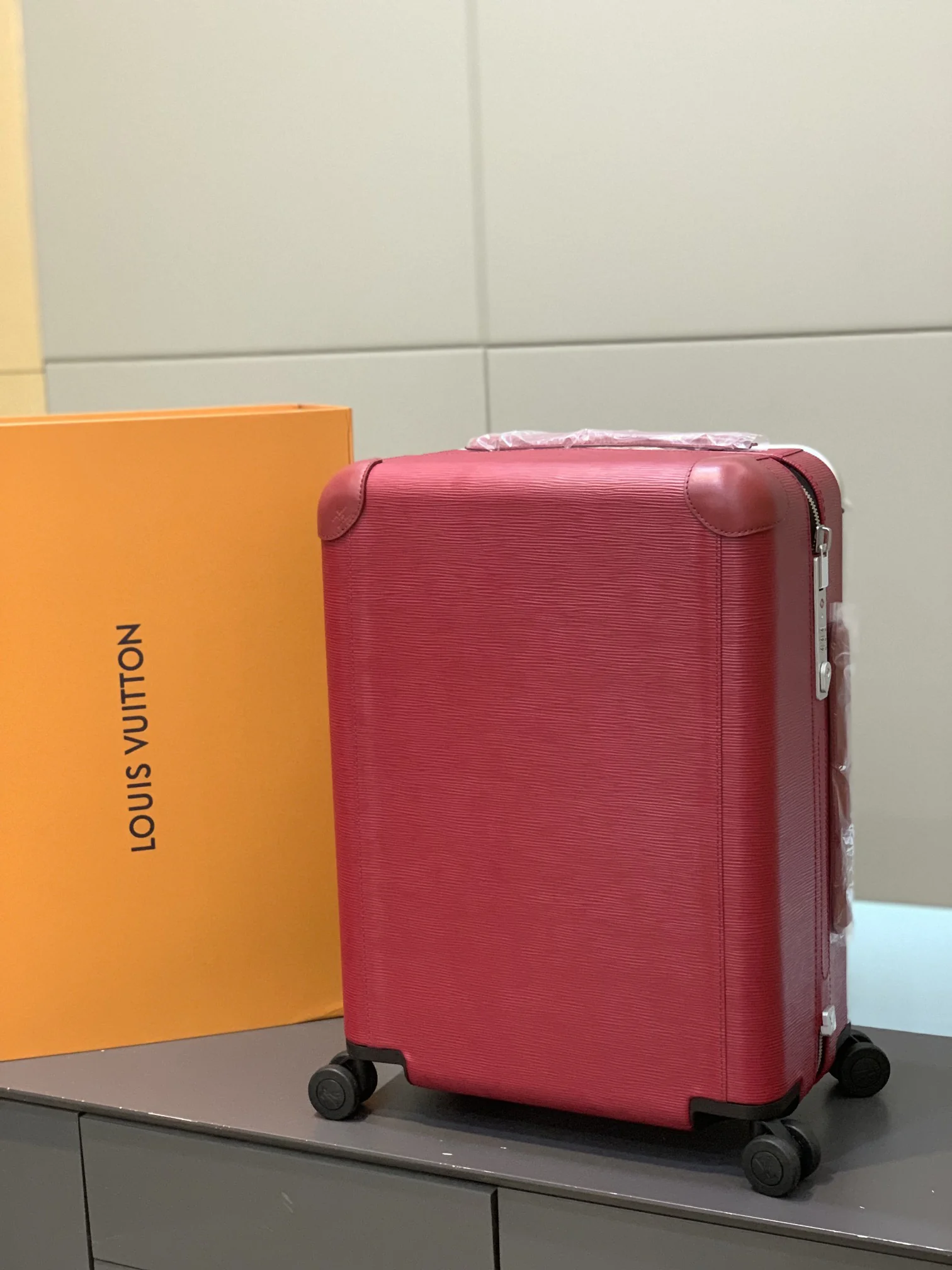 LV Suitcases 38x55x21cm 1000202607010104
