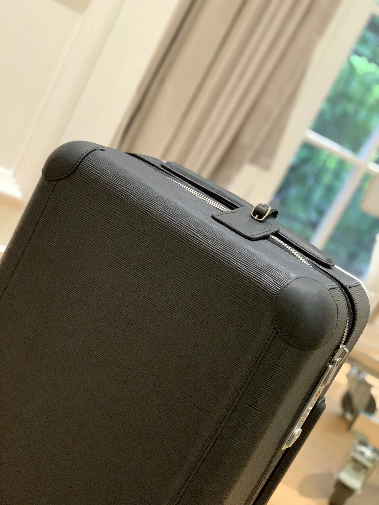 LV Suitcases 38x55x21cm,20inch 1000202607010099 - Image 3