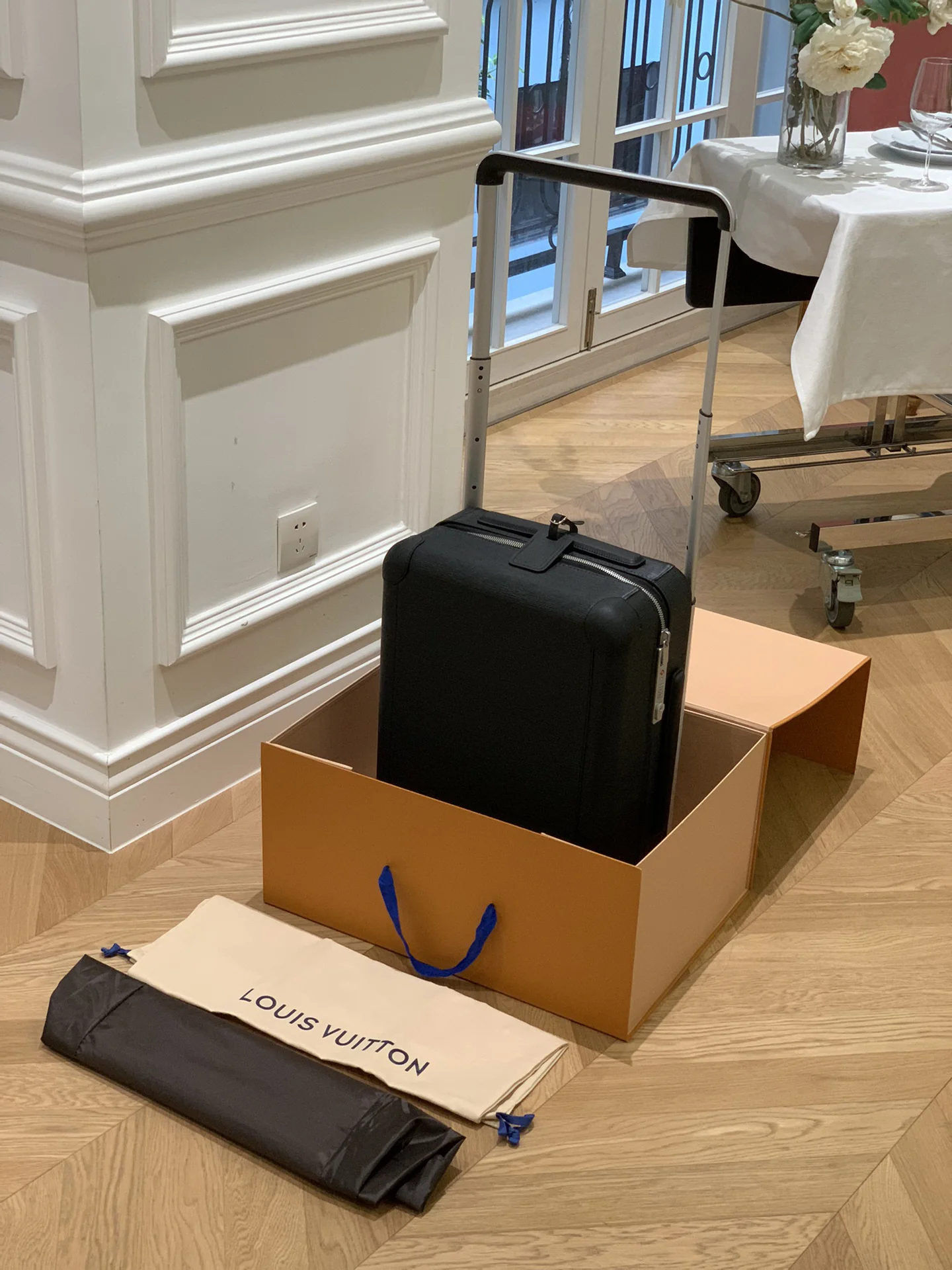 LV Suitcases 38x55x21cm,20inch 1000202607010099 - Image 4