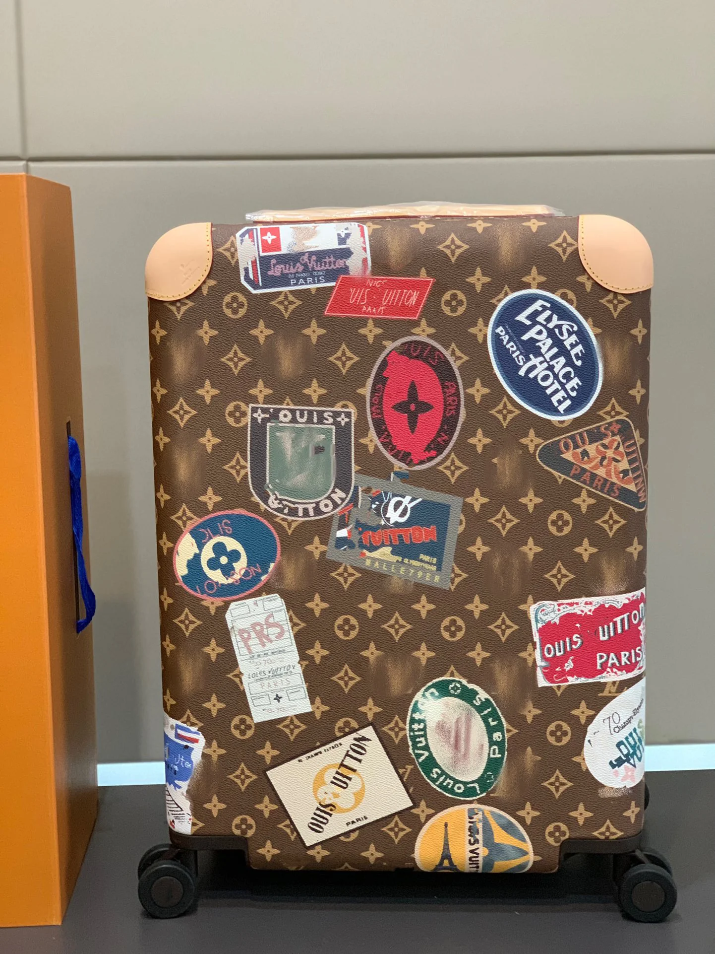 LV Suitcases 38x55x21cm,20inch 980202607010007