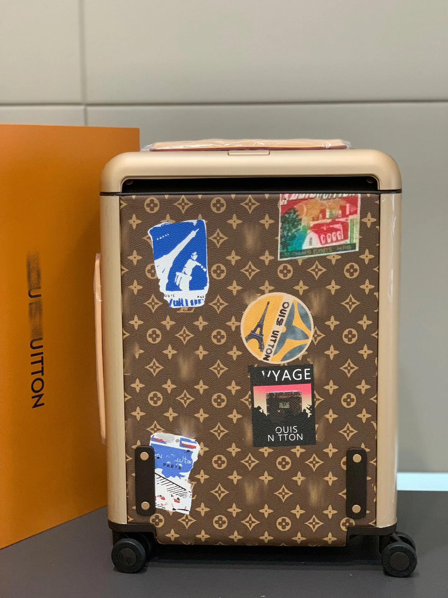 LV Suitcases 38x55x21cm,20inch 980202607010007 - Image 2