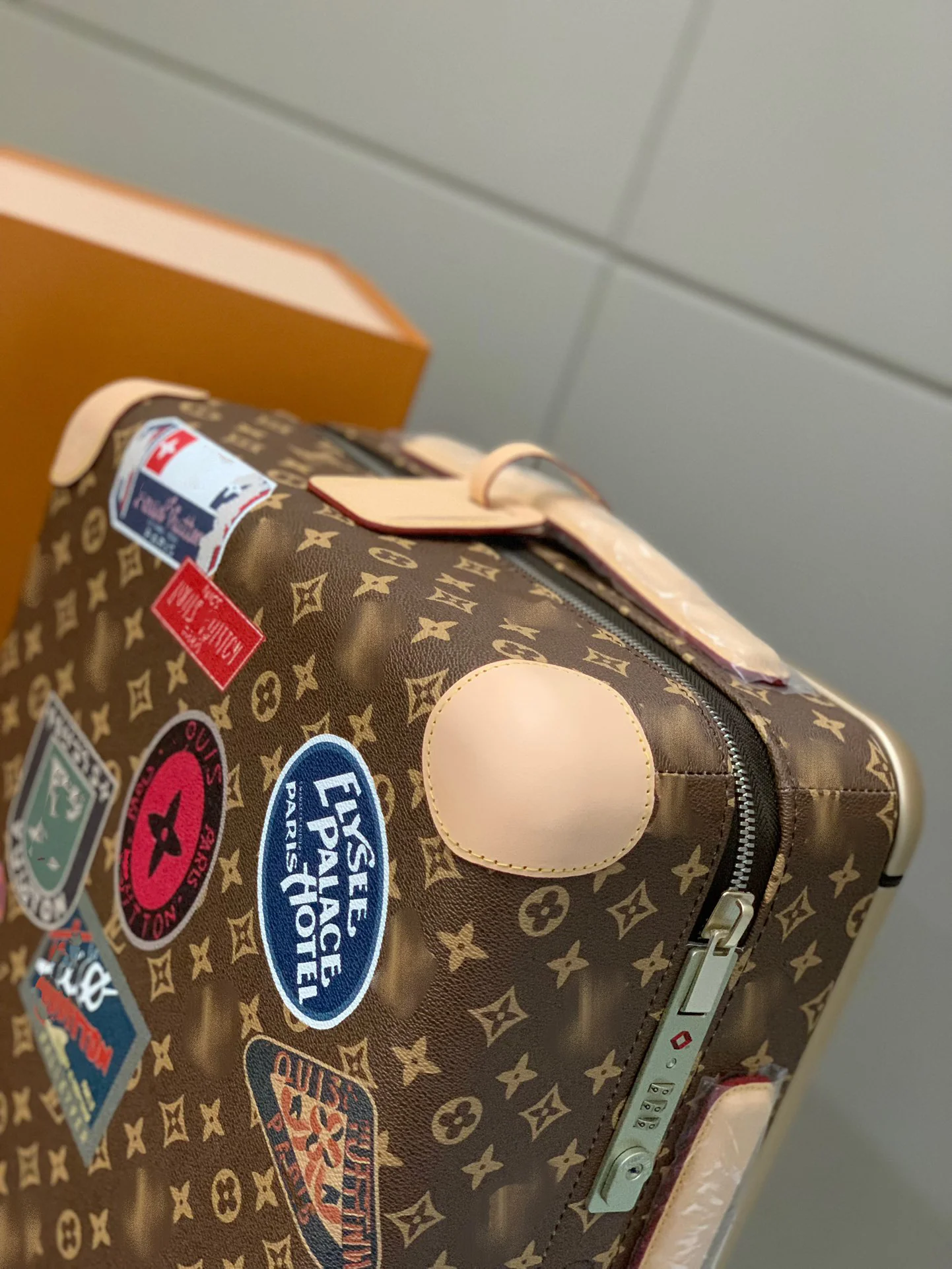 LV Suitcases 38x55x21cm,20inch 980202607010007 - Image 3