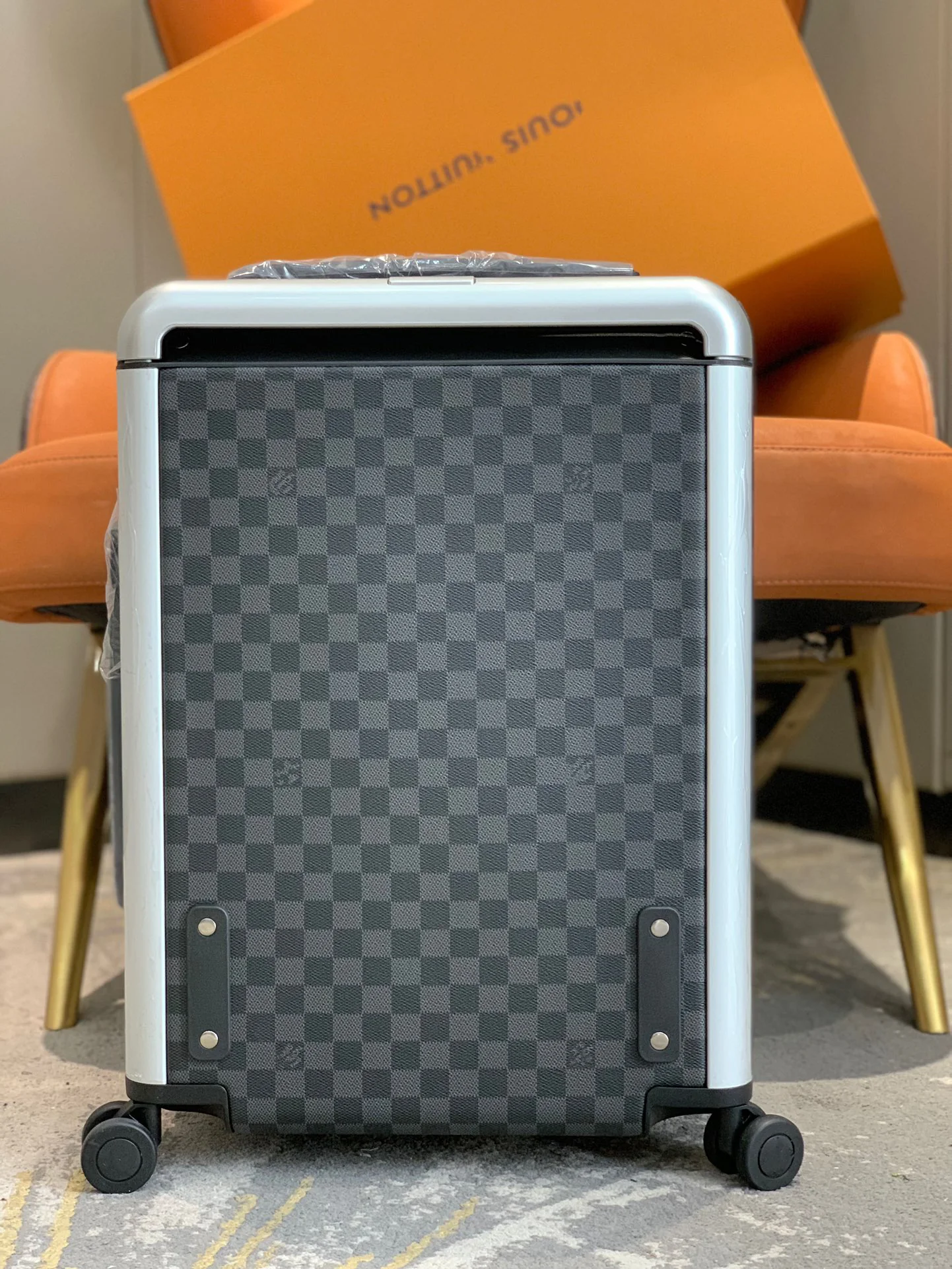 LV Suitcases 38x55x21cm,20inch 980202607010008 - Image 3