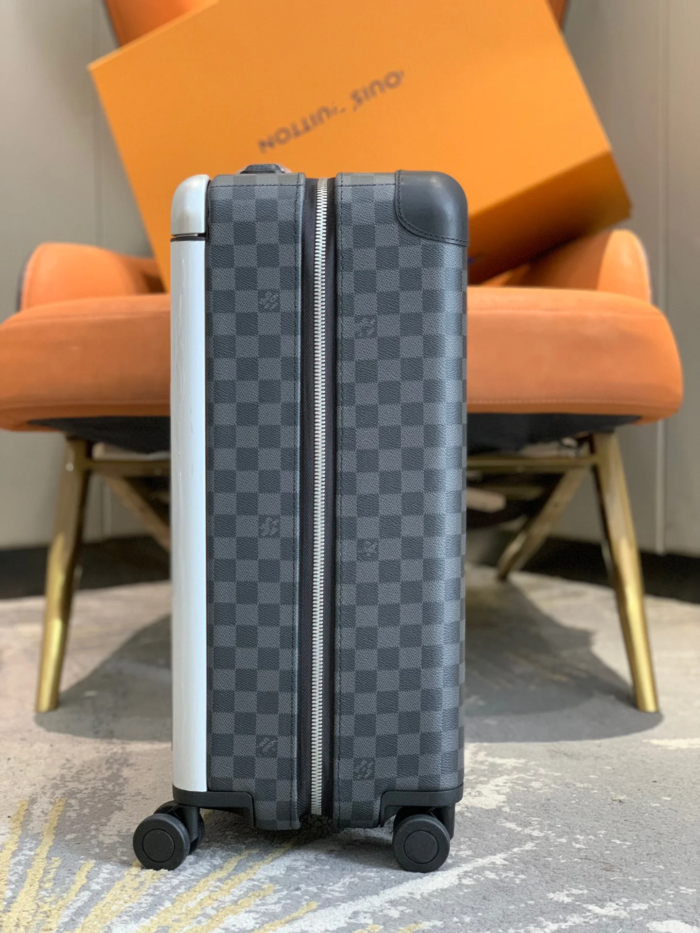 LV Suitcases 38x55x21cm,20inch 980202607010008 - Image 4