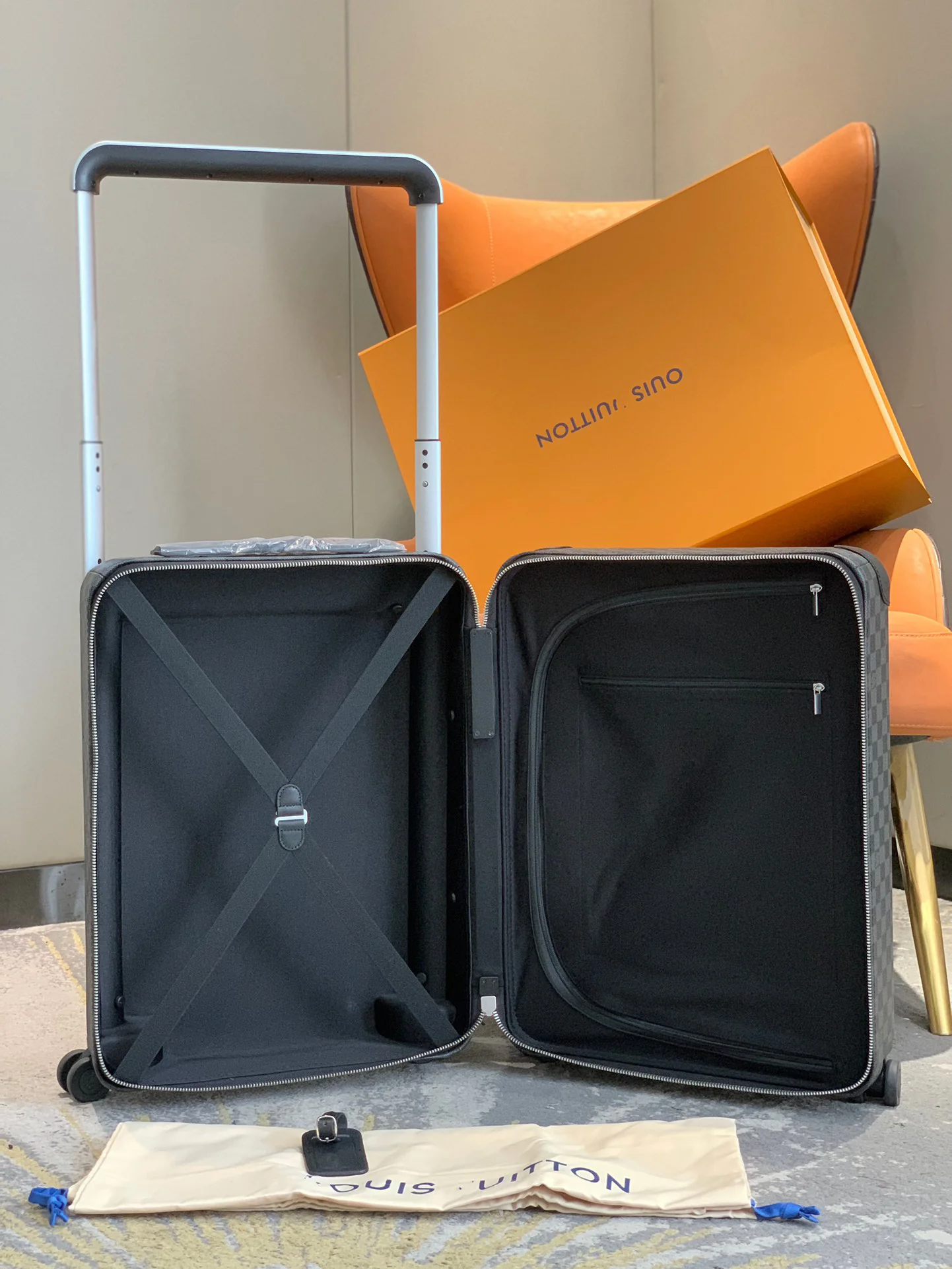 LV Suitcases 38x55x21cm,20inch 980202607010008 - Image 8