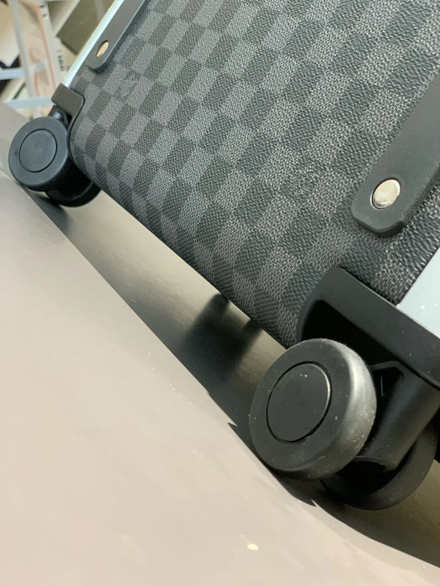 LV Suitcases 38x55x21cm,20inch 980202607010008 - Image 9
