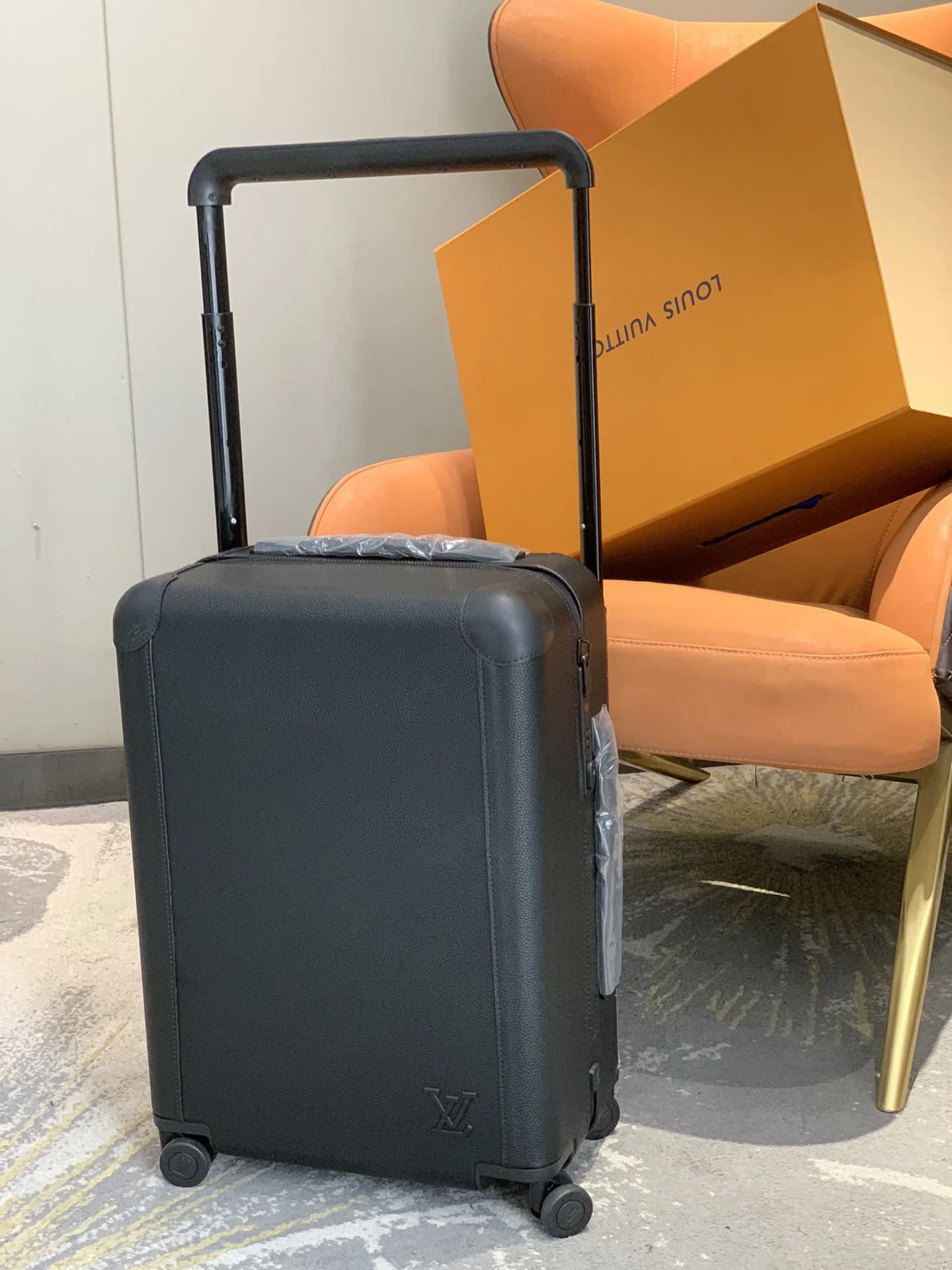 LV Suitcases 38x55x21cm,20inch 980202607010010 - Image 5