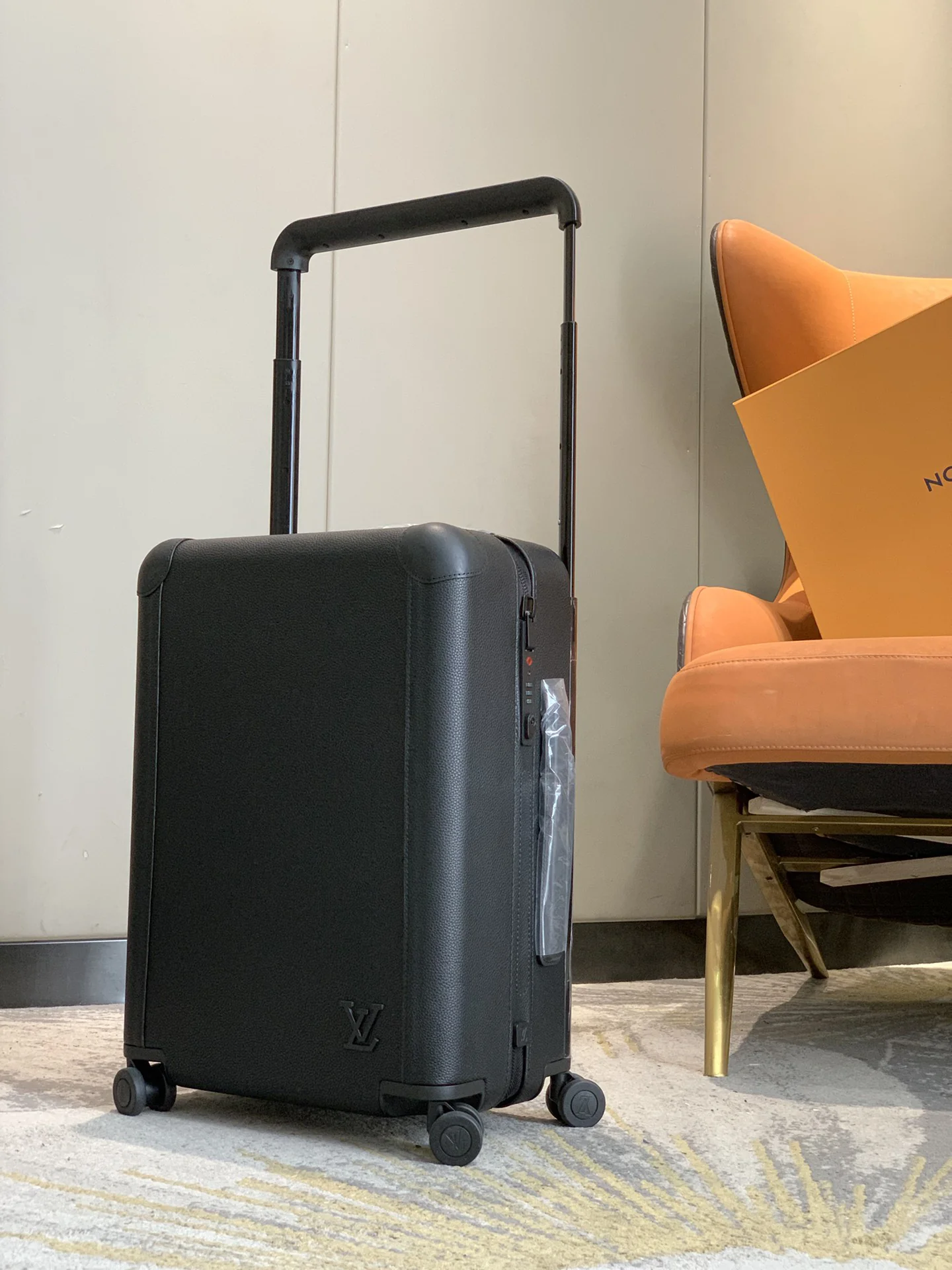 LV Suitcases 38x55x21cm,20inch 980202607010010 - Image 7