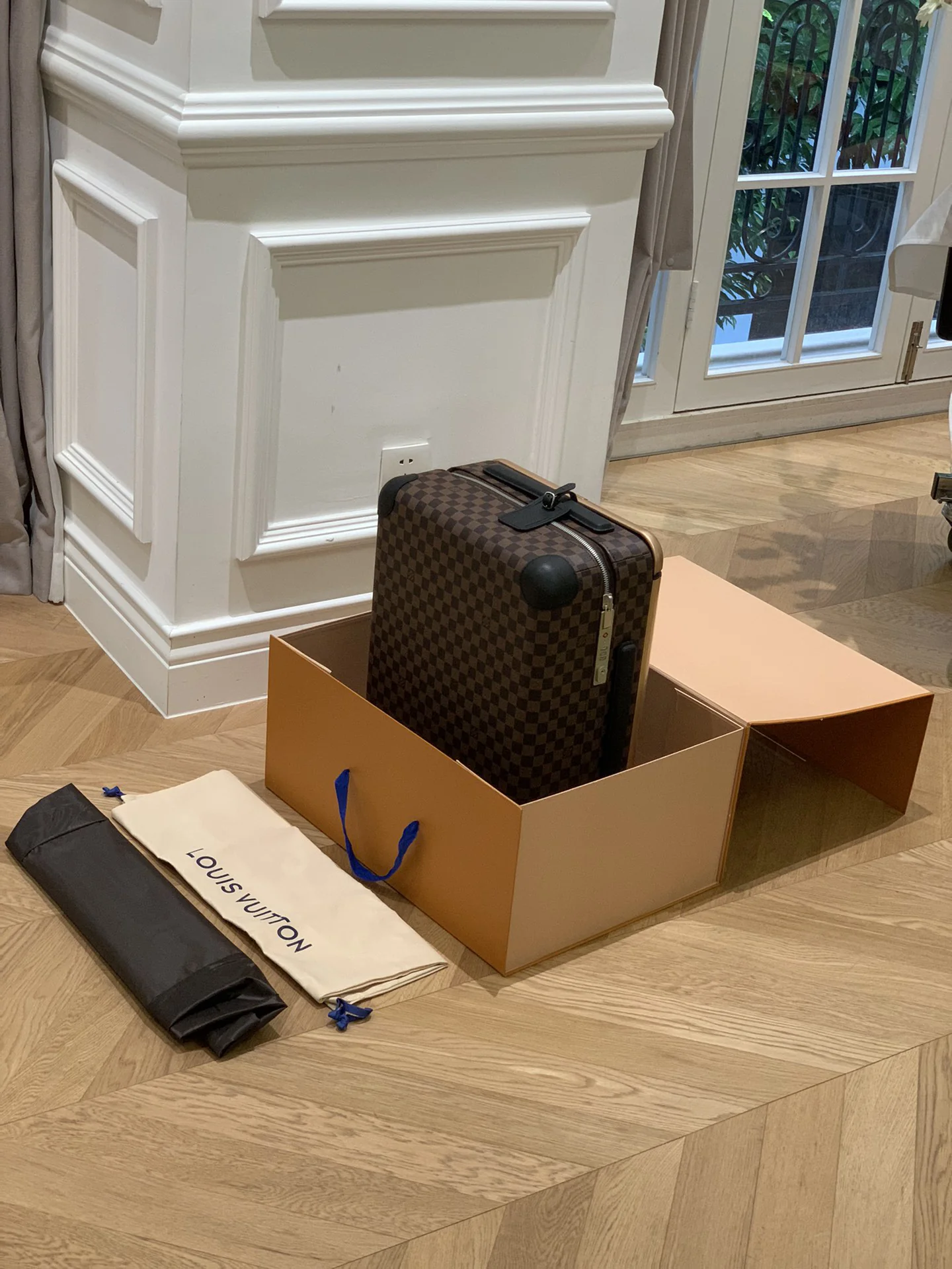 LV Suitcases 38x55x21cm,20inch 980202607010012 - Image 3