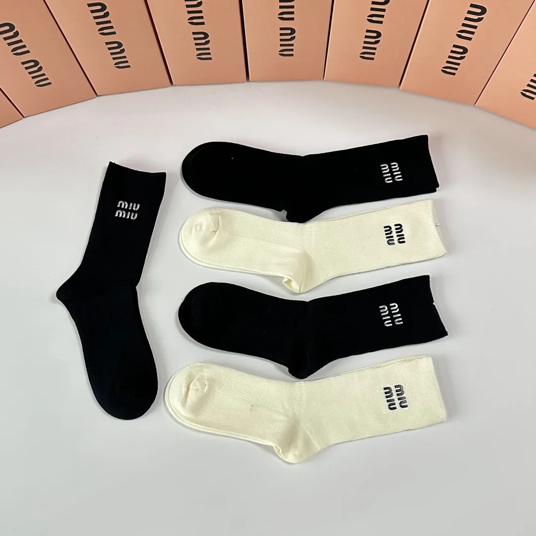MIU MIU Socks 50202607020548 - Image 5