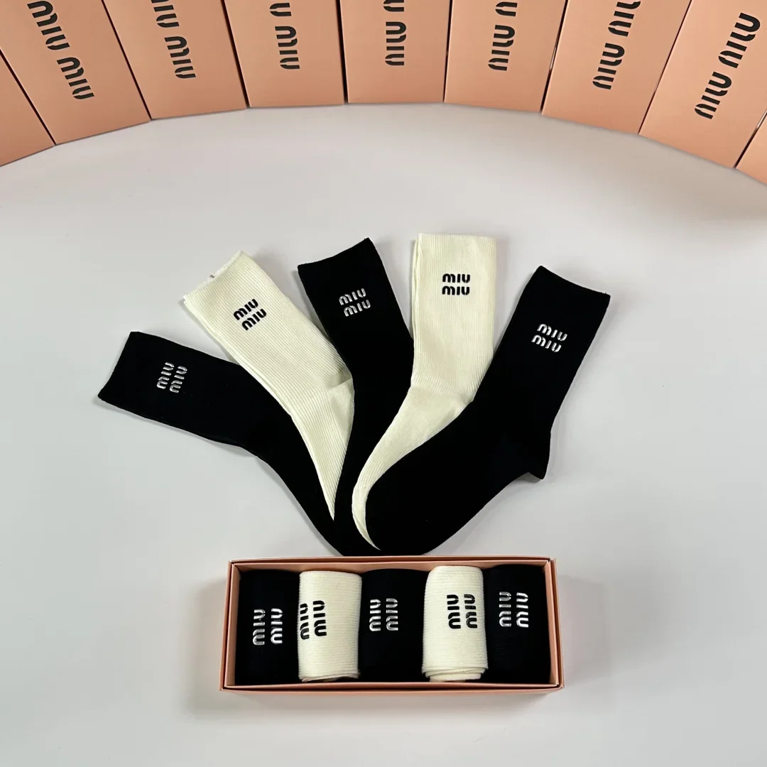 MIU MIU Socks 50202607020548 - Image 7