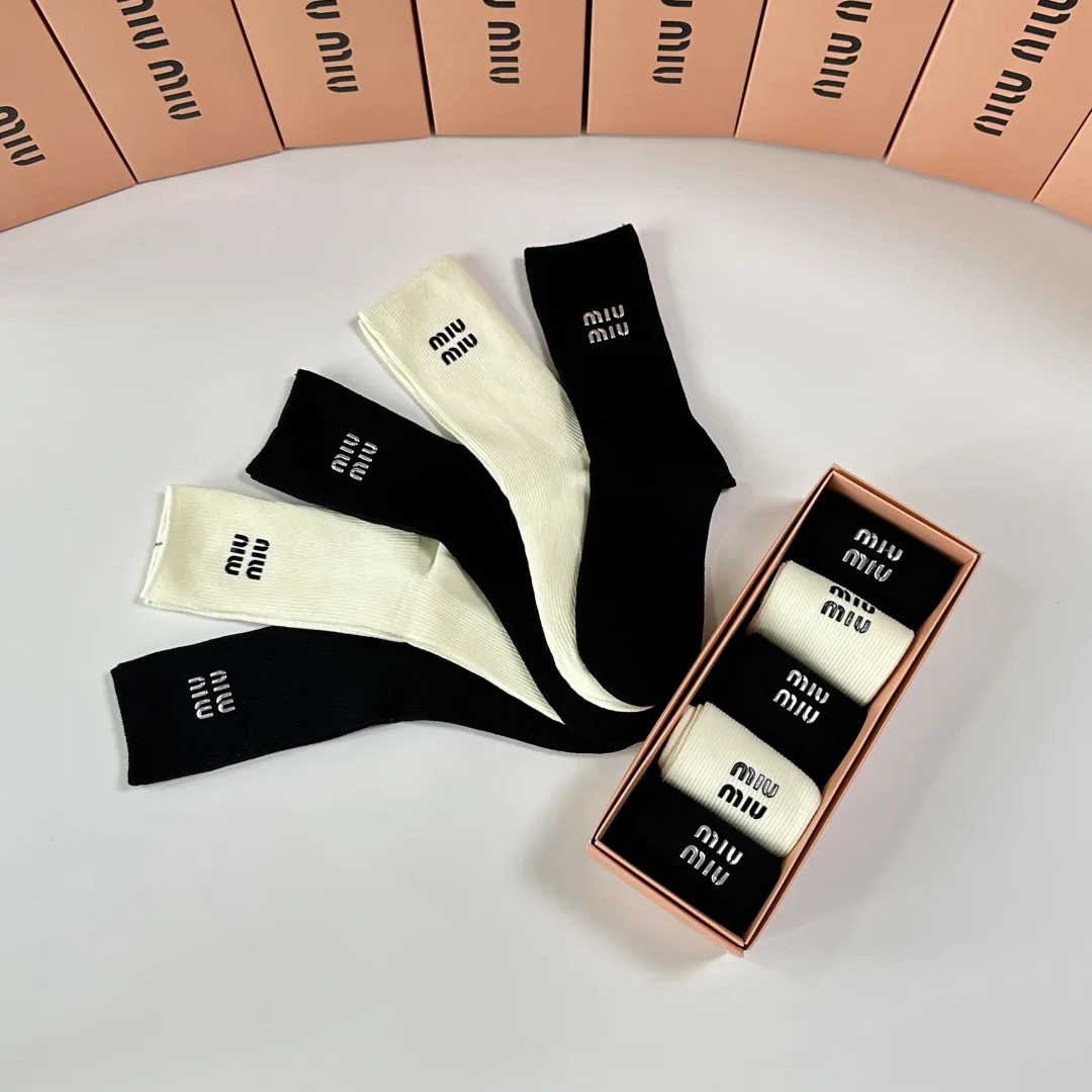 MIU MIU Socks 50202607020548 - Image 8