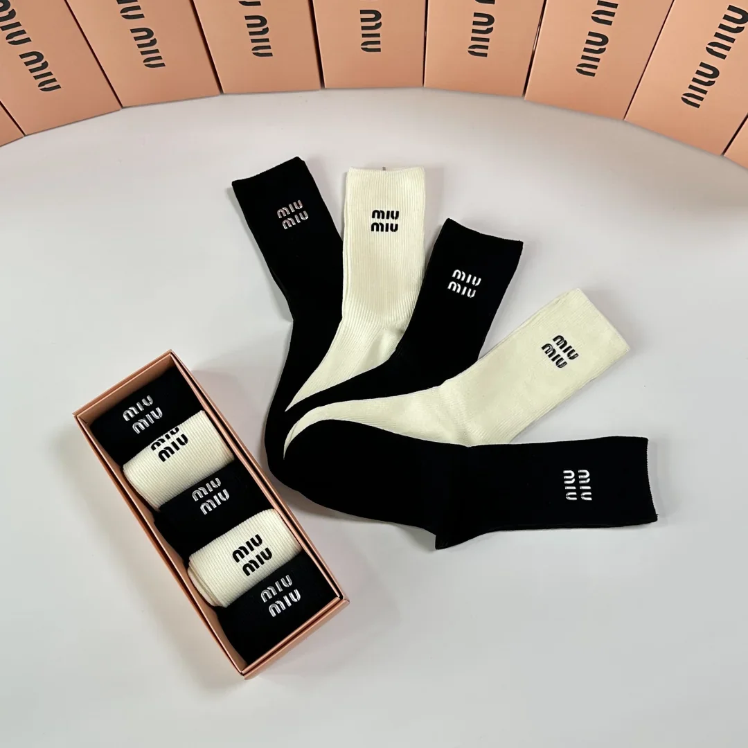 MIU MIU Socks 50202607020548 - Image 9