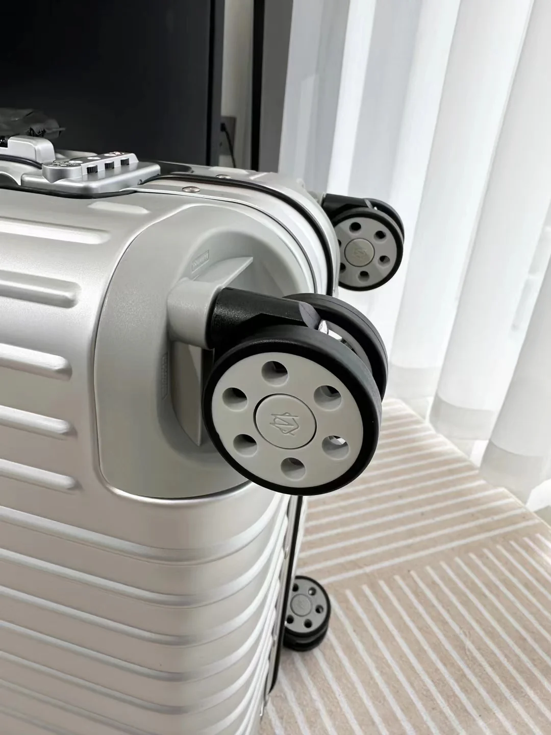 RIMOWA Suitcases 21-26-30inch 600202607010141 - Image 8