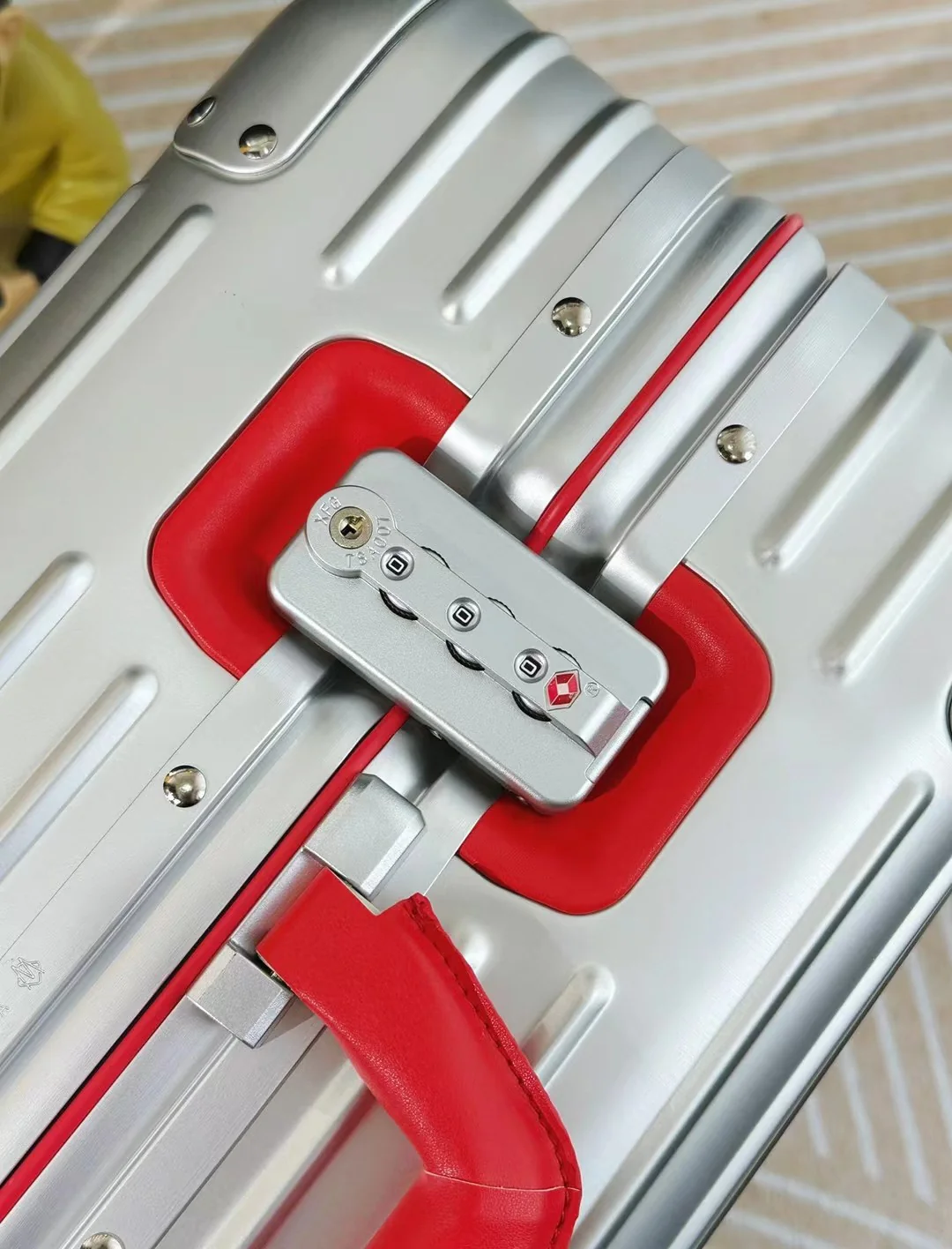 RIMOWA Suitcases 21-26-30inch 700202607010163 - Image 2