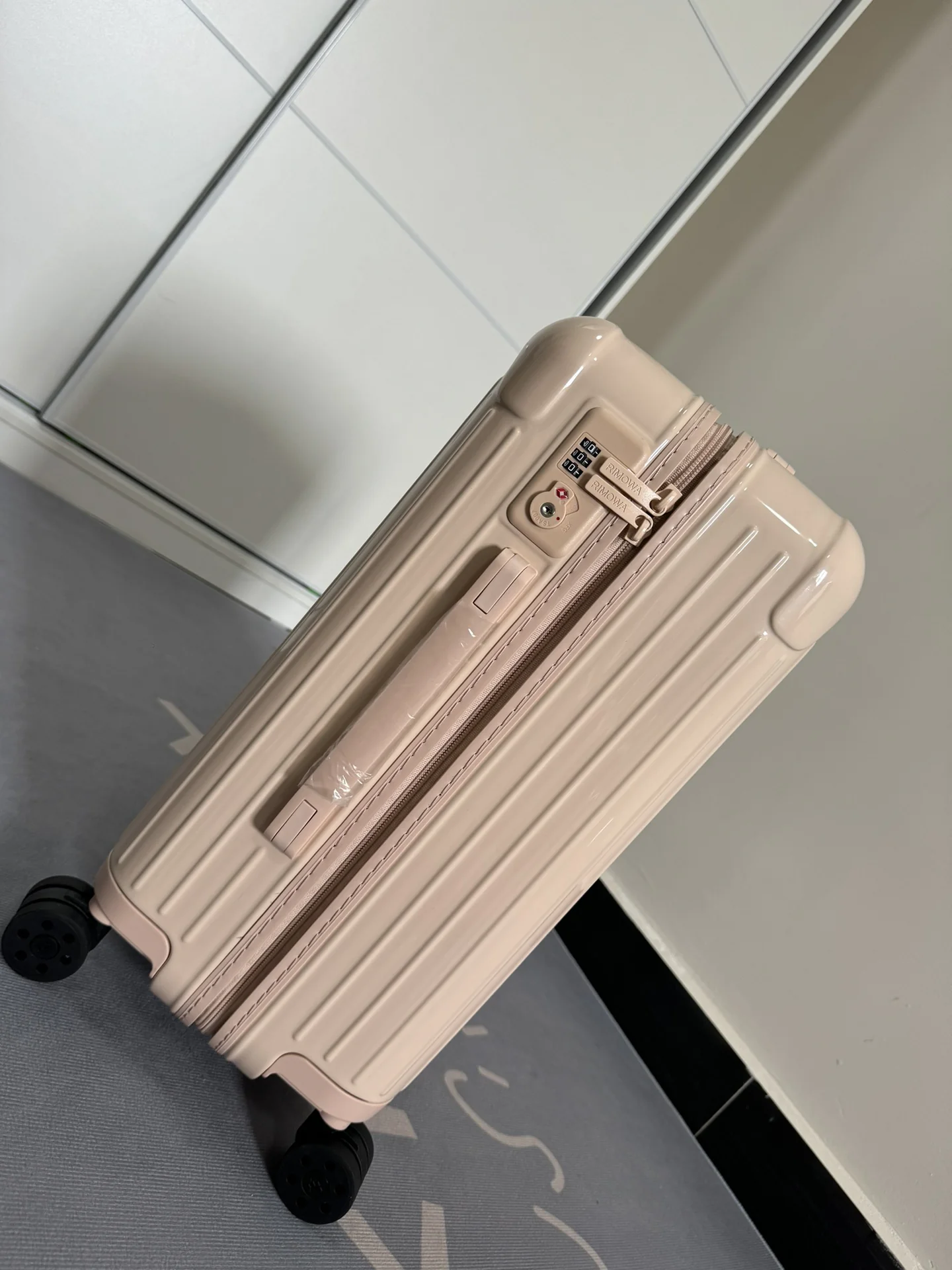 RIMOWA Suitcases 330202607010120 - Image 3