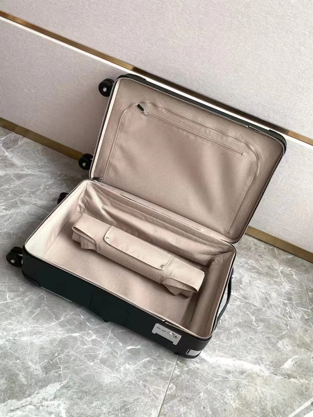 UNCATEGORIZED Suitcases 33x55cm 4000202607010094 - Image 9