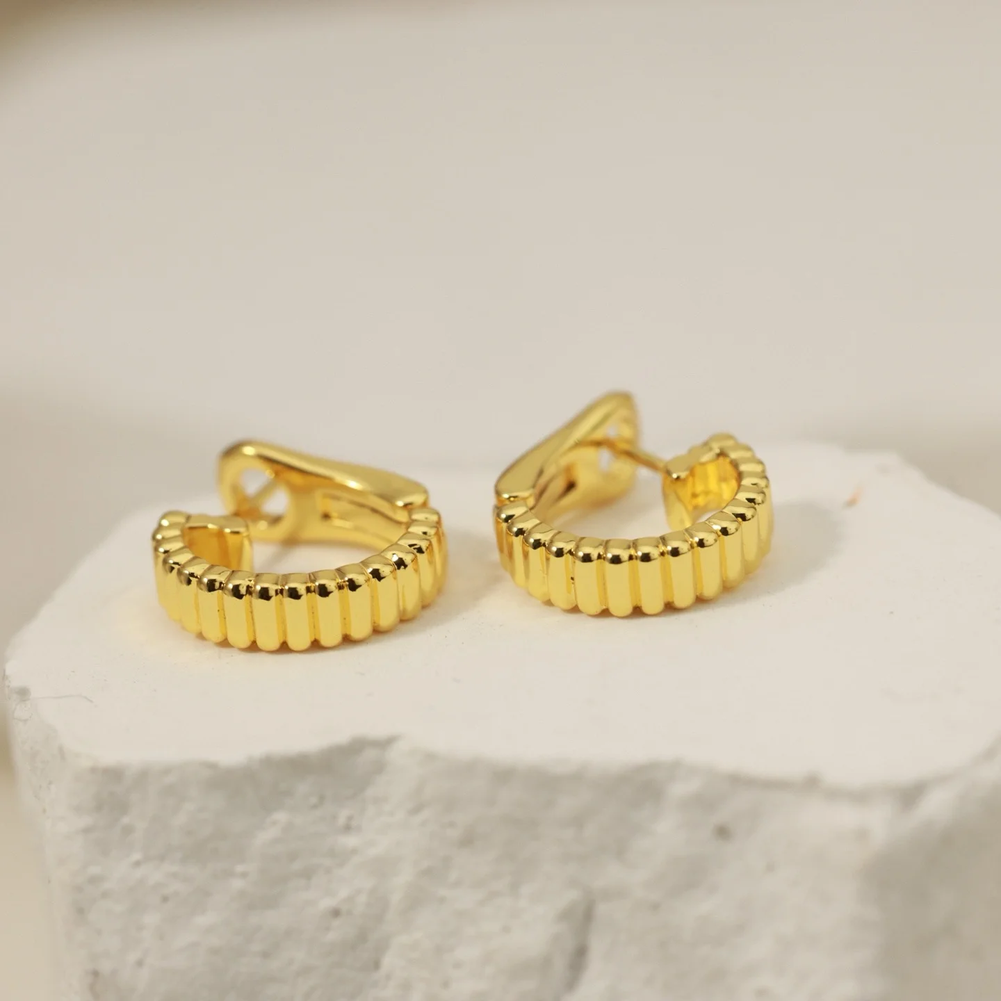 BOUCHERON Earrings Gold Plated Silver G5202608050207