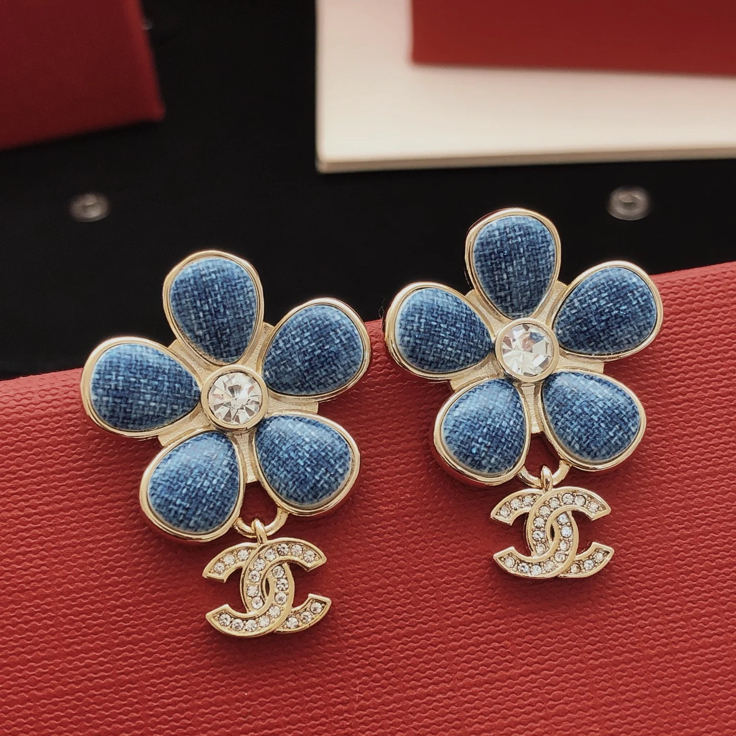 CHANEL Earrings Brass F5202608050069 - Image 7