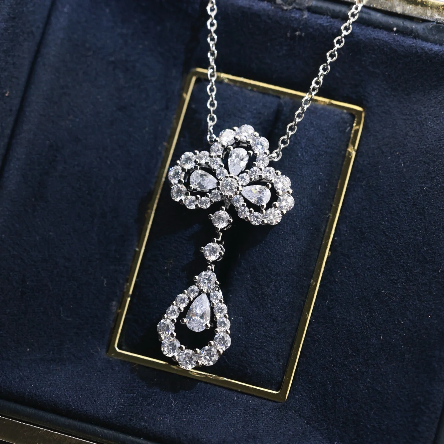 HARRY WINSTON Necklaces Gold Plated One Size F5202608050003
