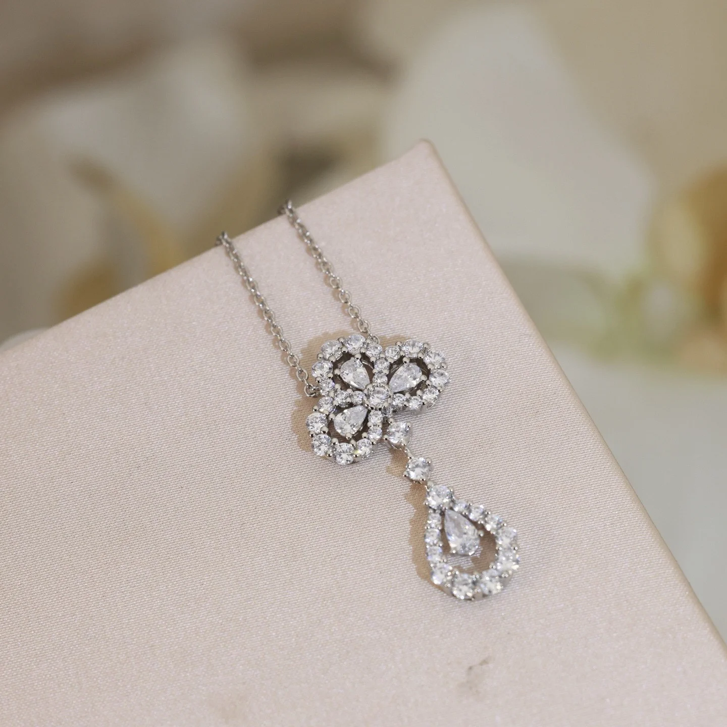 HARRY WINSTON Necklaces Gold Plated One Size F5202608050003 - Image 2