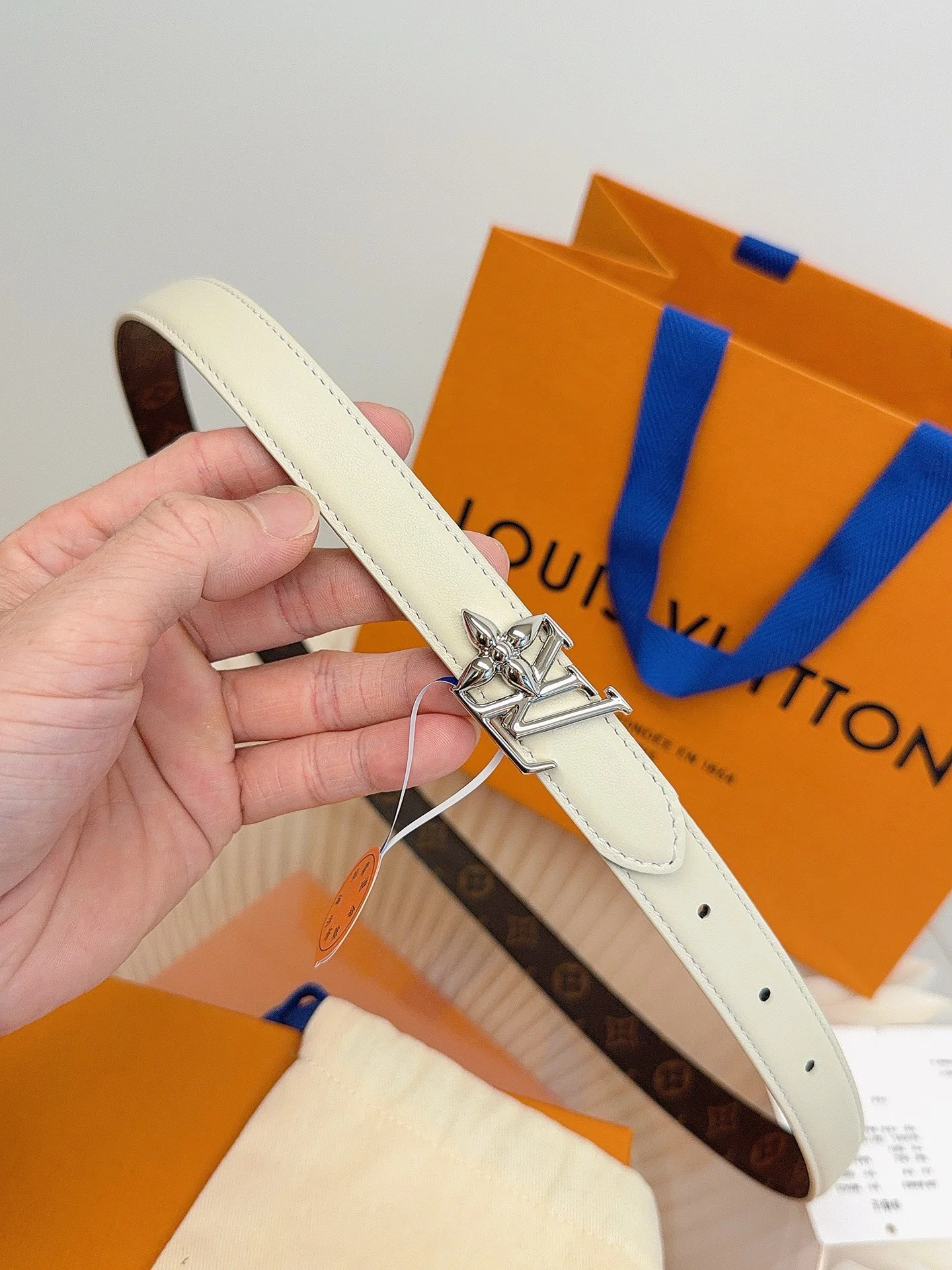 LV Belts 2.0cm Width A60202608050295 - Image 4