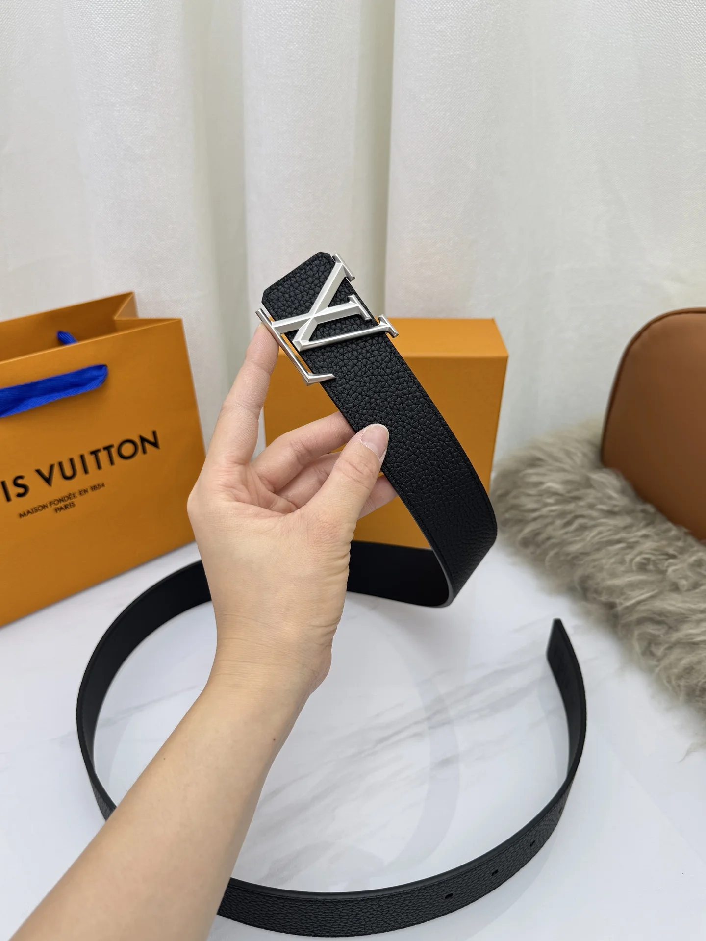 LV Belts 4.0cm Width A60202608050186 - Image 4