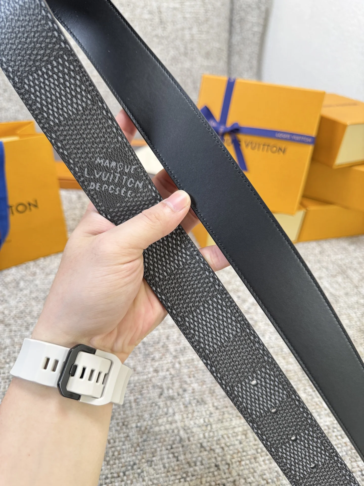 LV Belts 4.0cm Width A60202608050350 - Image 8