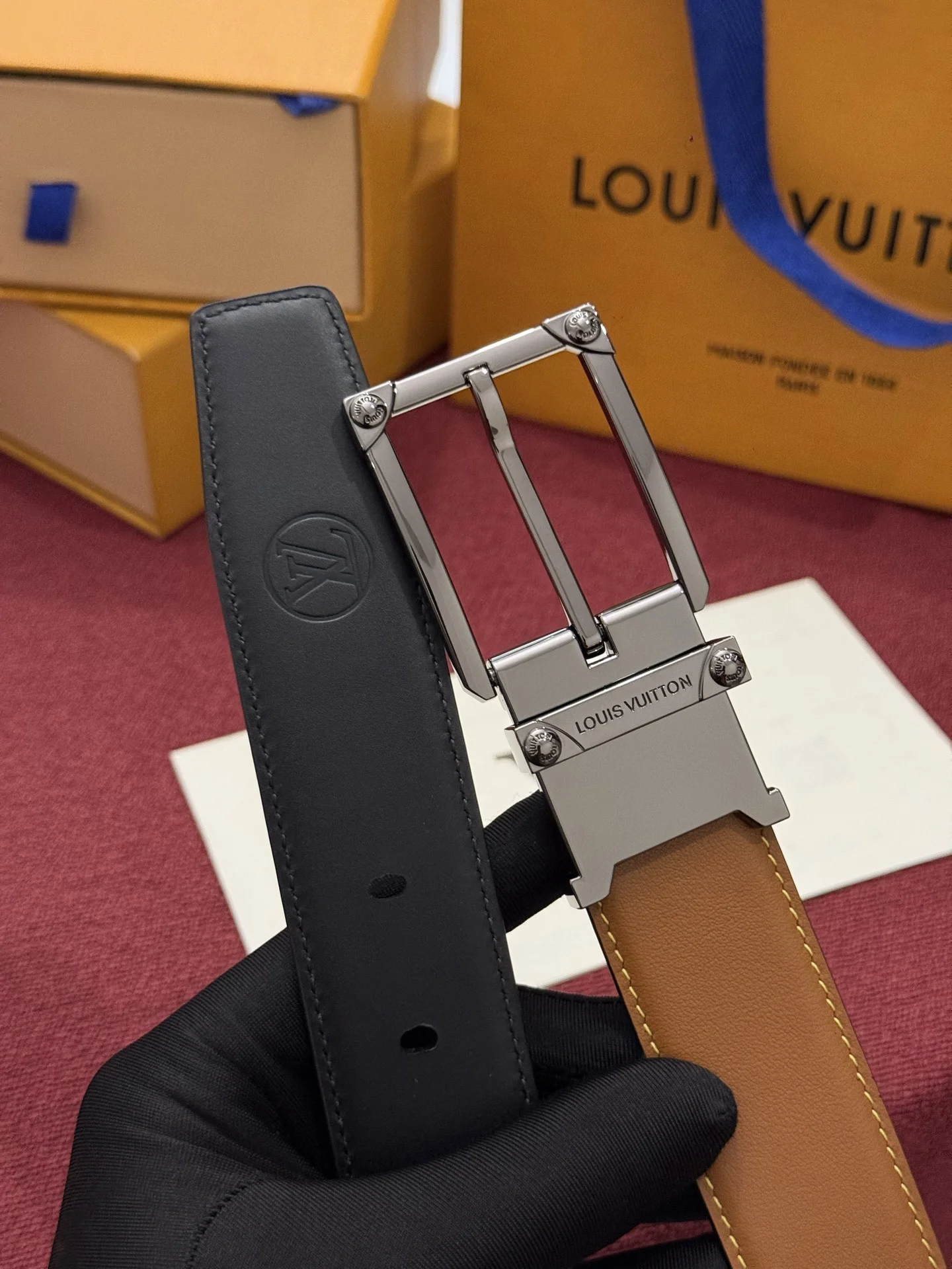LV Belts Leather A70202608050099 - Image 2