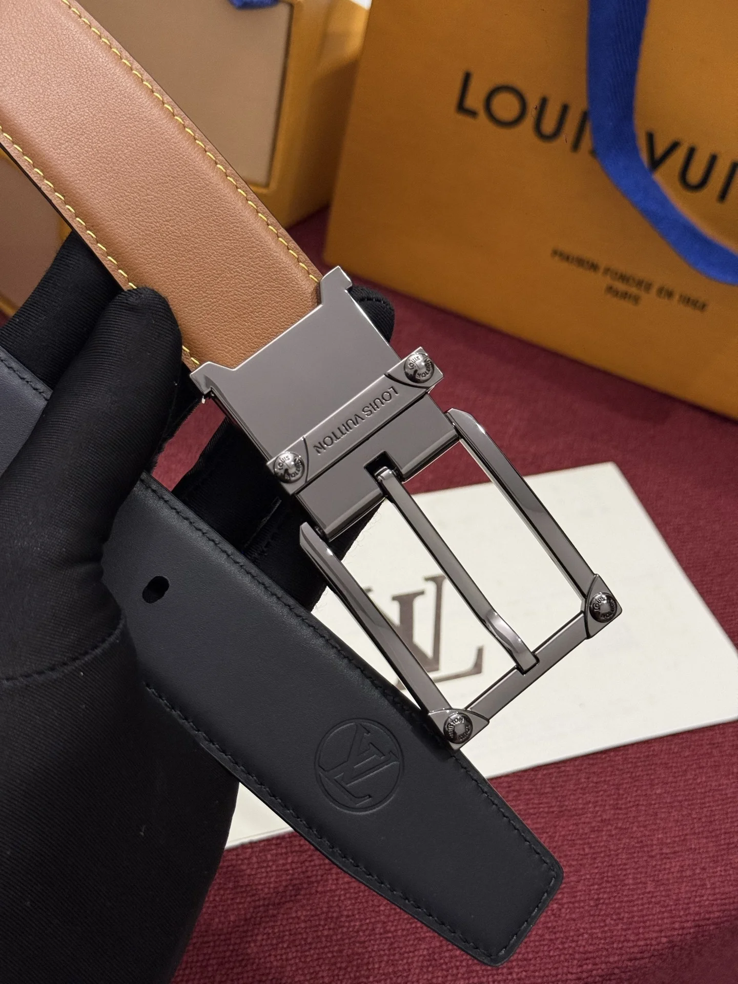 LV Belts Leather A70202608050099 - Image 4
