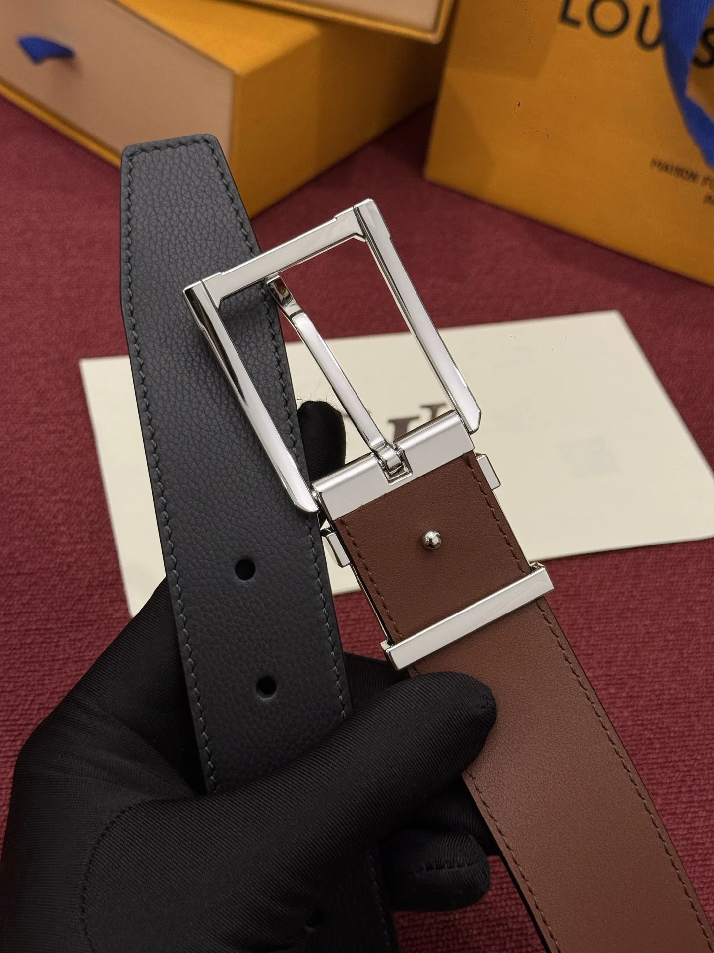 LV Belts Leather A70202608050375 - Image 4
