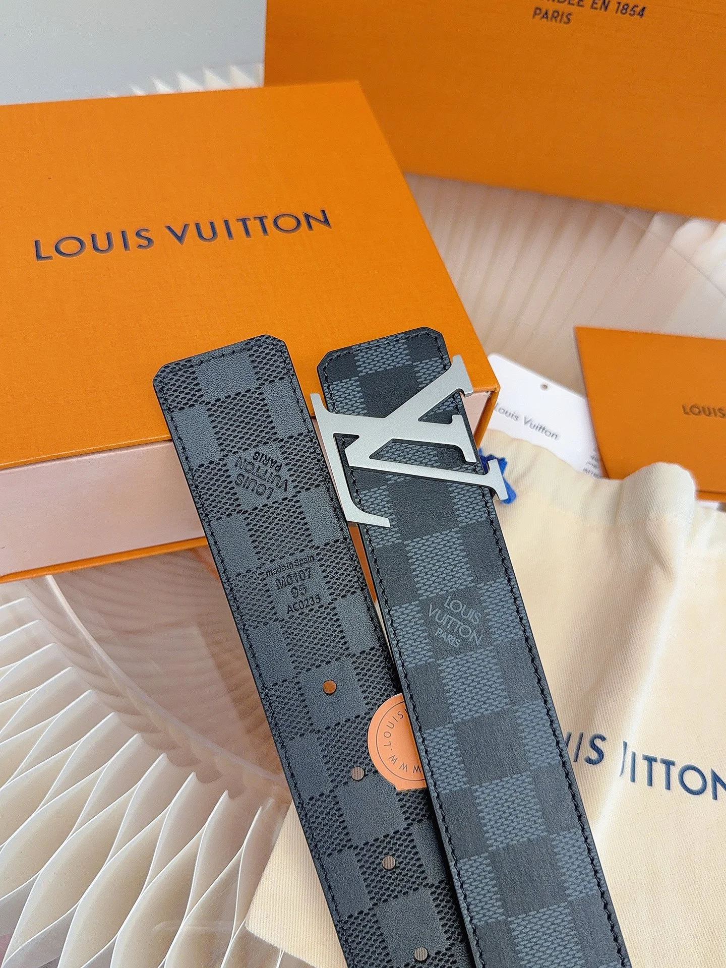 LV Belts Leather ONE SIZE 4.0cm Width A70202608050181 - Image 4