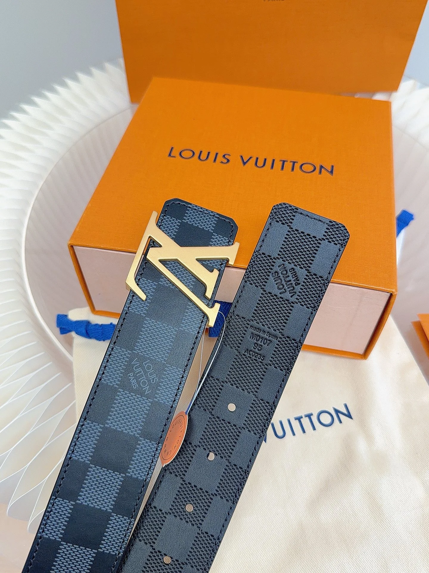 LV Belts Leather ONE SIZE 4.0cm Width A70202608050181 - Image 5