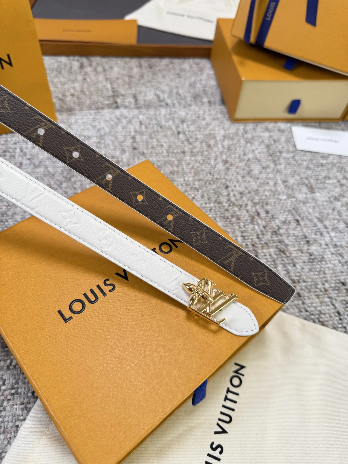 LV Belts Leather One Size 2.0cm Width A60202608050760 - Image 3