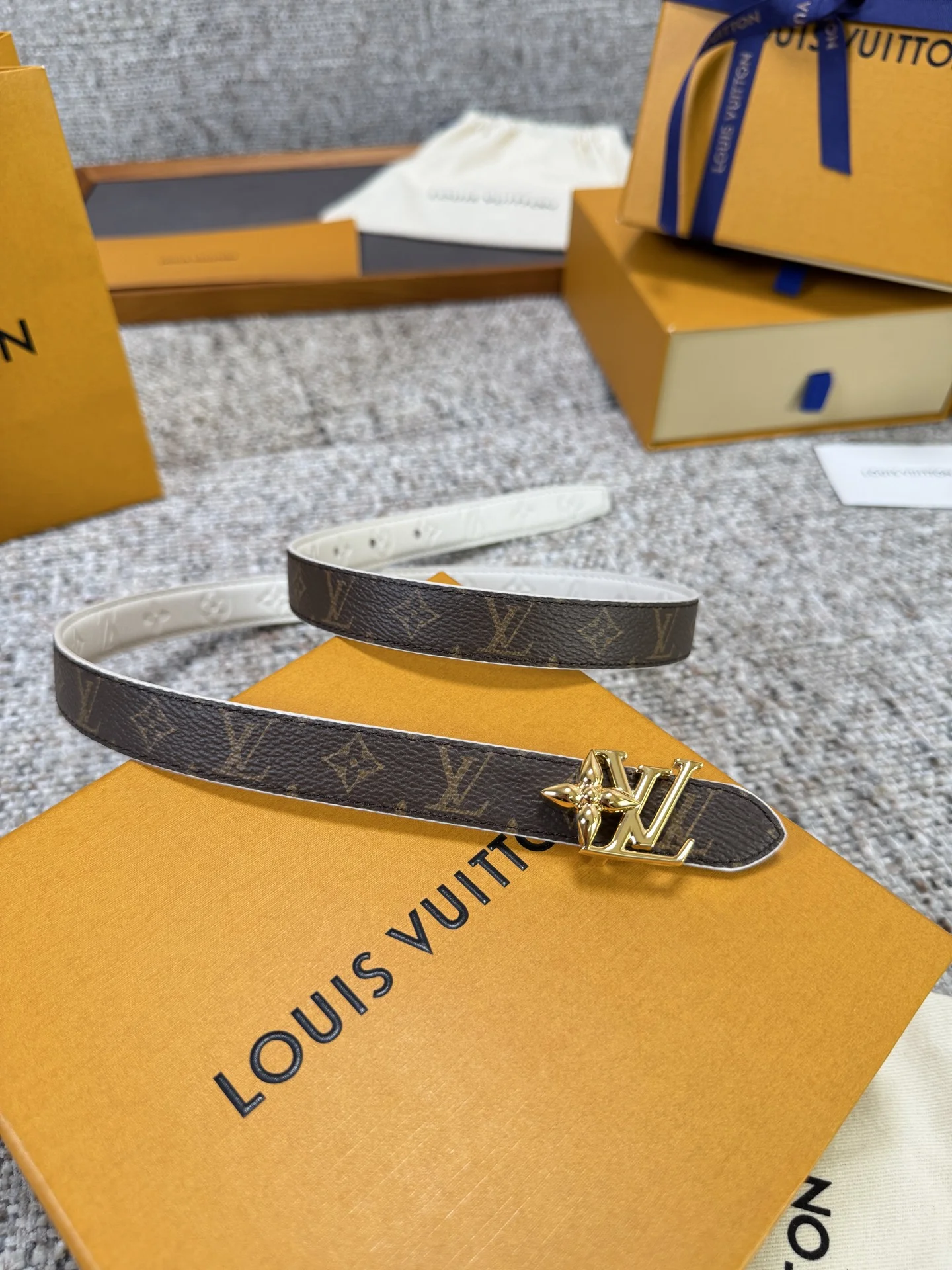 LV Belts Leather One Size 2.0cm Width A60202608050760 - Image 5