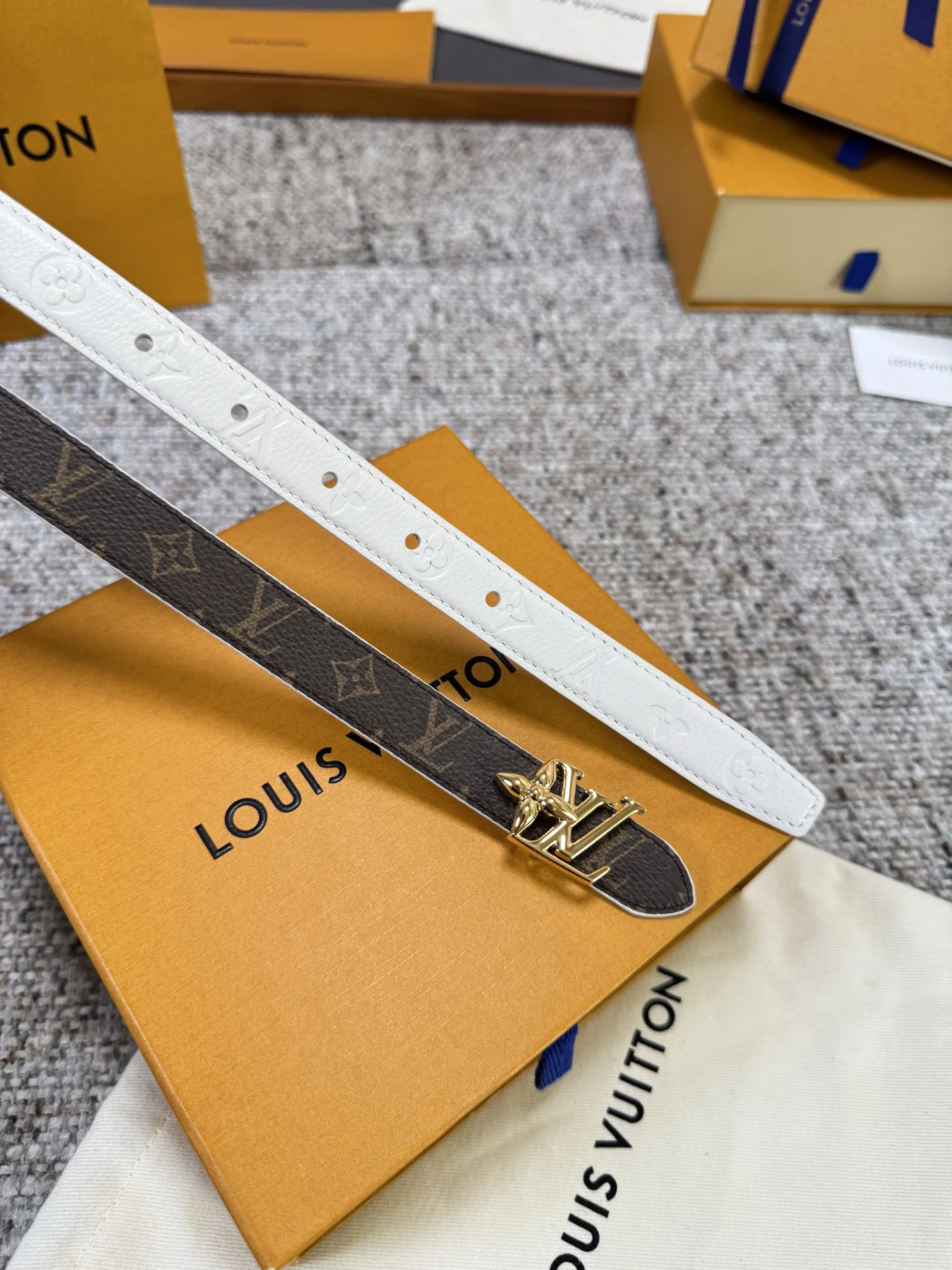 LV Belts Leather One Size 2.0cm Width A60202608050760 - Image 6