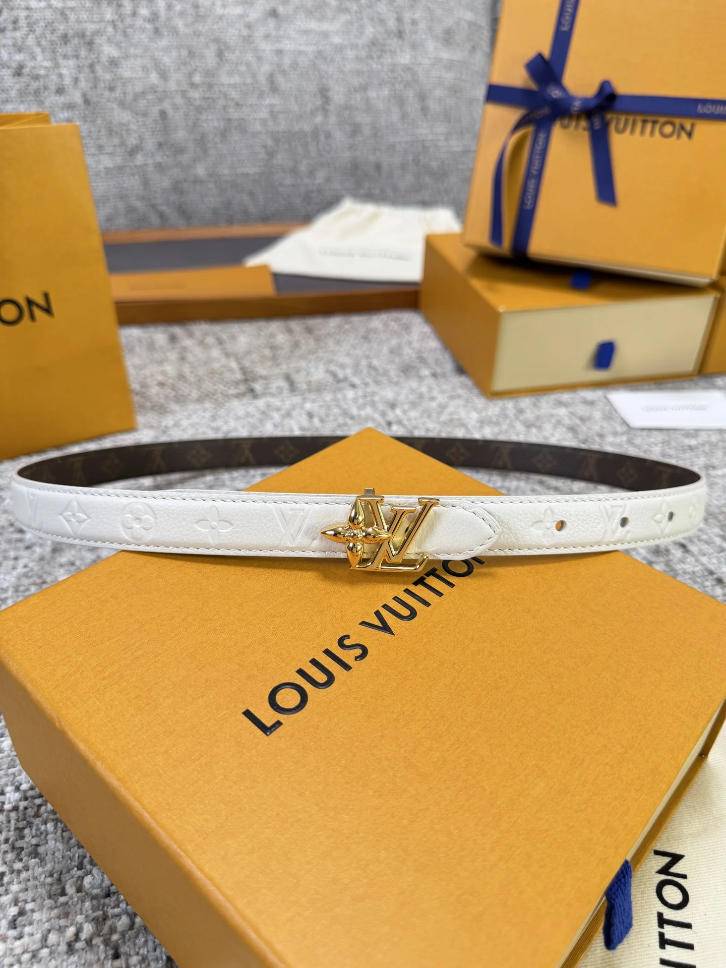 LV Belts Leather One Size 2.0cm Width A60202608050760 - Image 9