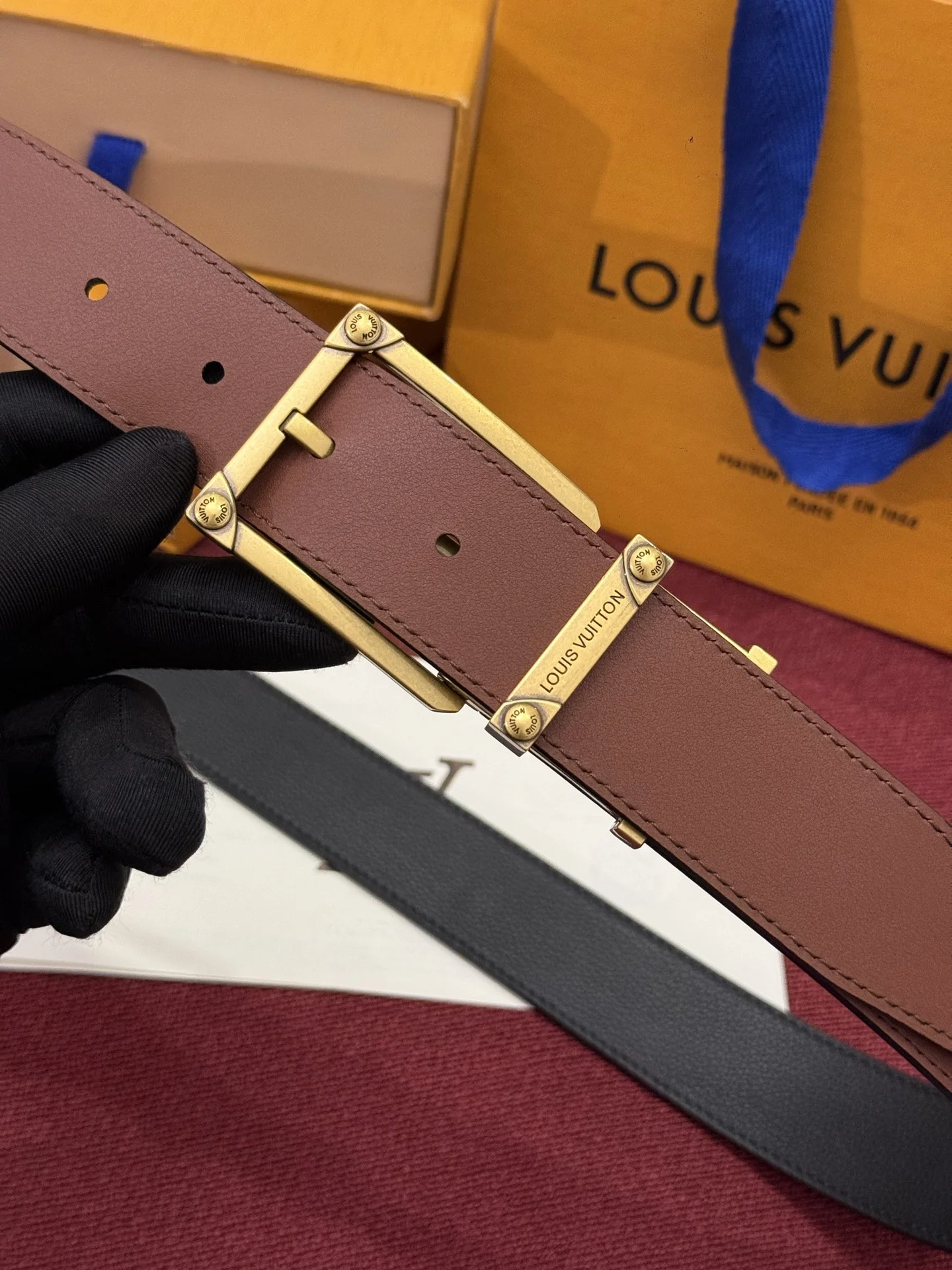 LV Belts Leather One Size A70202608050378