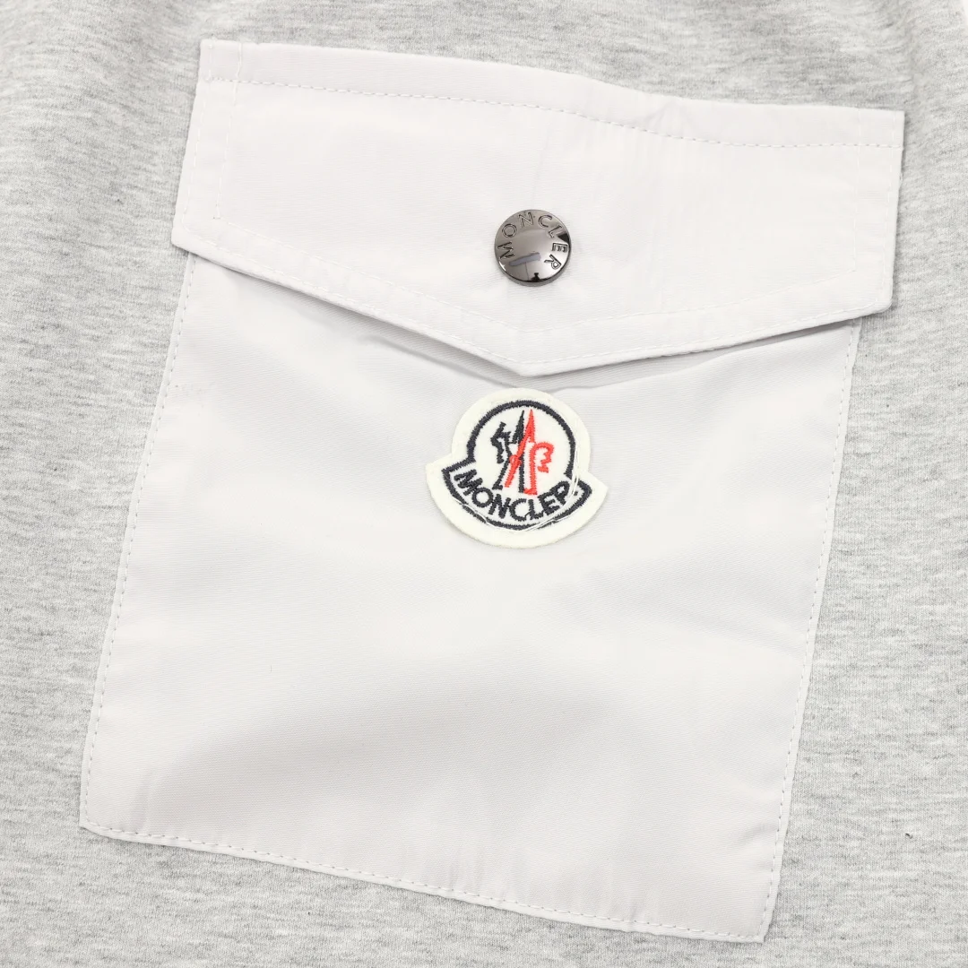 MONCLER Shorts Knit XS-L A60202608030074 - Image 7