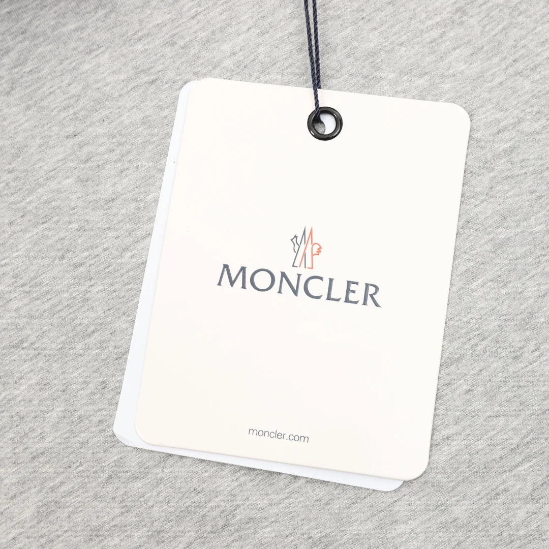 MONCLER Shorts Knit XS-L A60202608030074 - Image 9