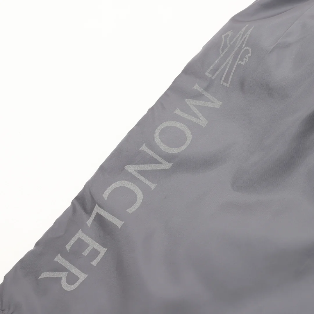 MONCLER Shorts Nylon M-XXL A30202608030016 - Image 7