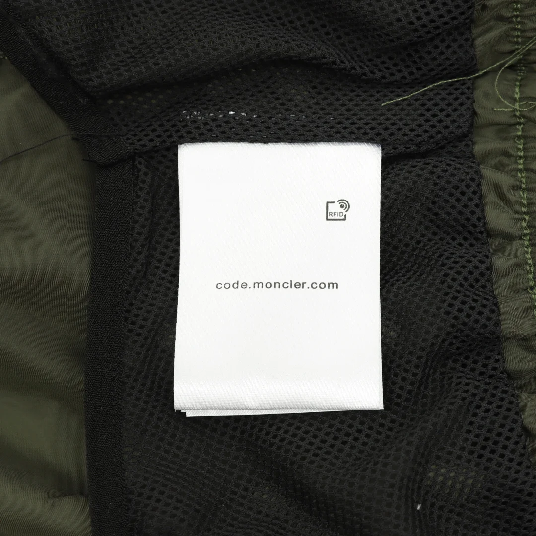 MONCLER Shorts Nylon M-XXL A30202608030018 - Image 3