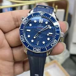 Alternative view of OMEGA Seamaster Automatic (Blue Dial) 42mm A650202608050112